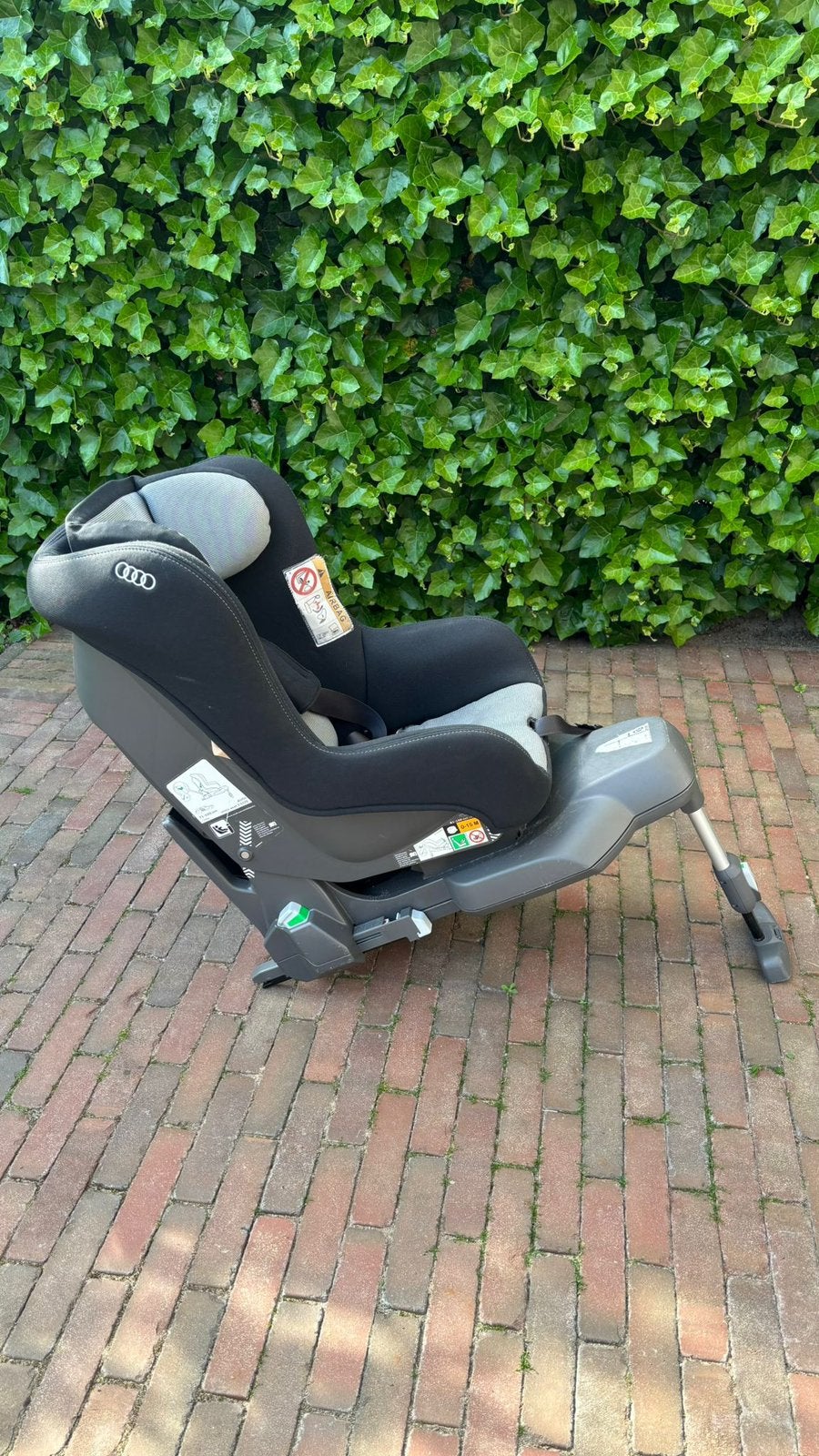 Audi Kinderstoel met Isofix base, Kinderen en Baby's, Autostoeltjes, Gebruikt, Zijbescherming, Isofix, 0 t/m 13 kg