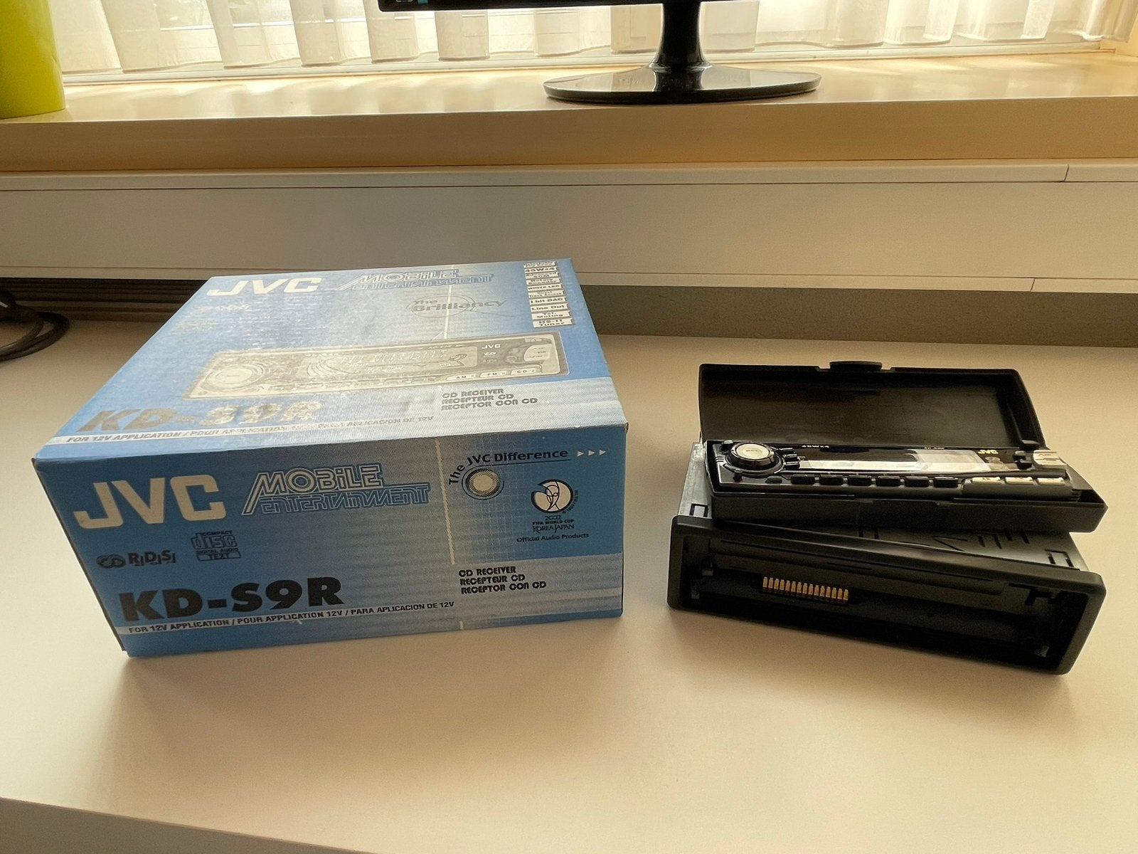 Zeer nette JVC autoradio met ingebouwde CD-speler, Verzenden, Zo goed als nieuw