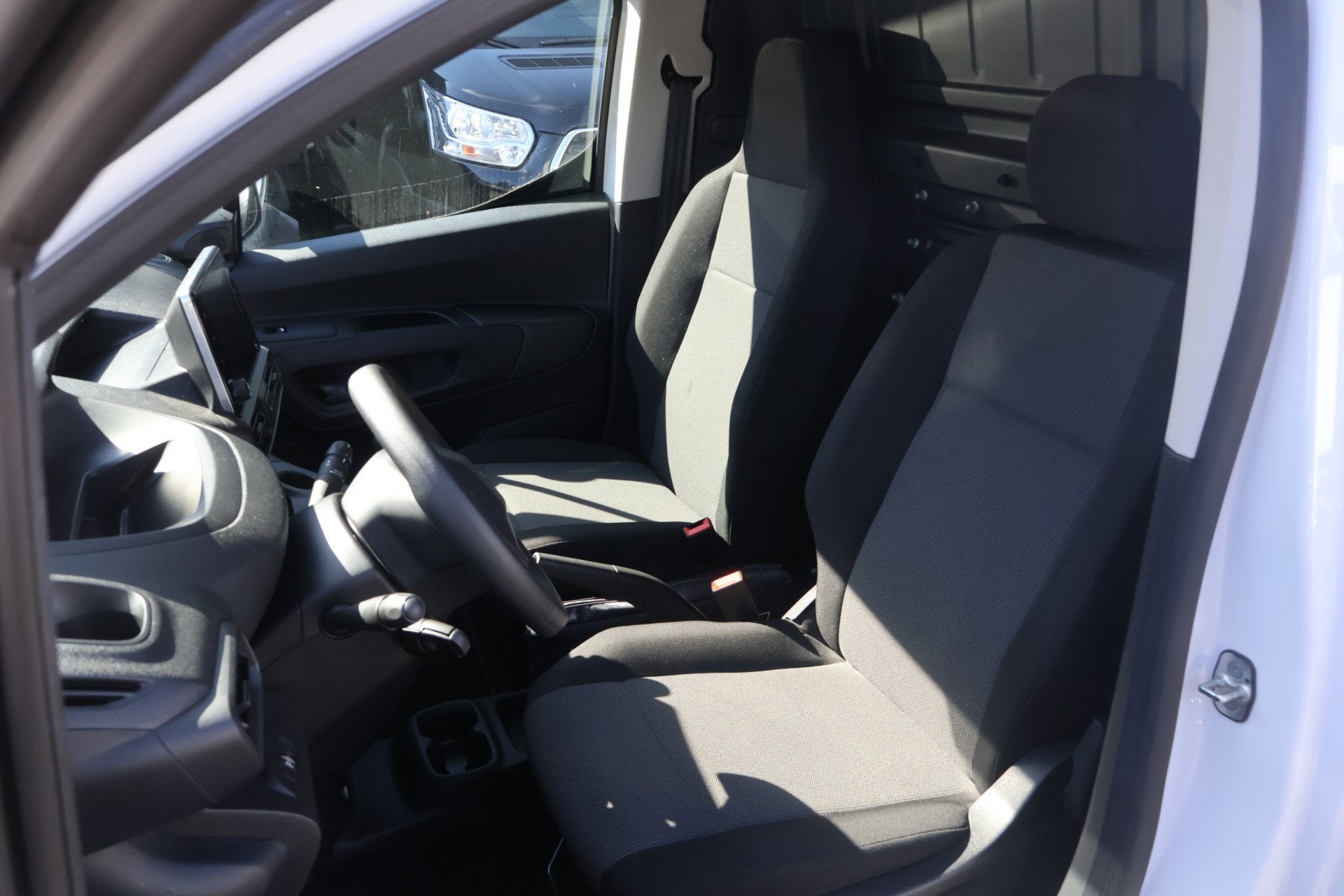Peugeot Partner 1.2 PureTech 110pk S&S L1 Benzine 10dkm, Voorwielaandrijving, Gebruikt, Euro 6, 1199 cc