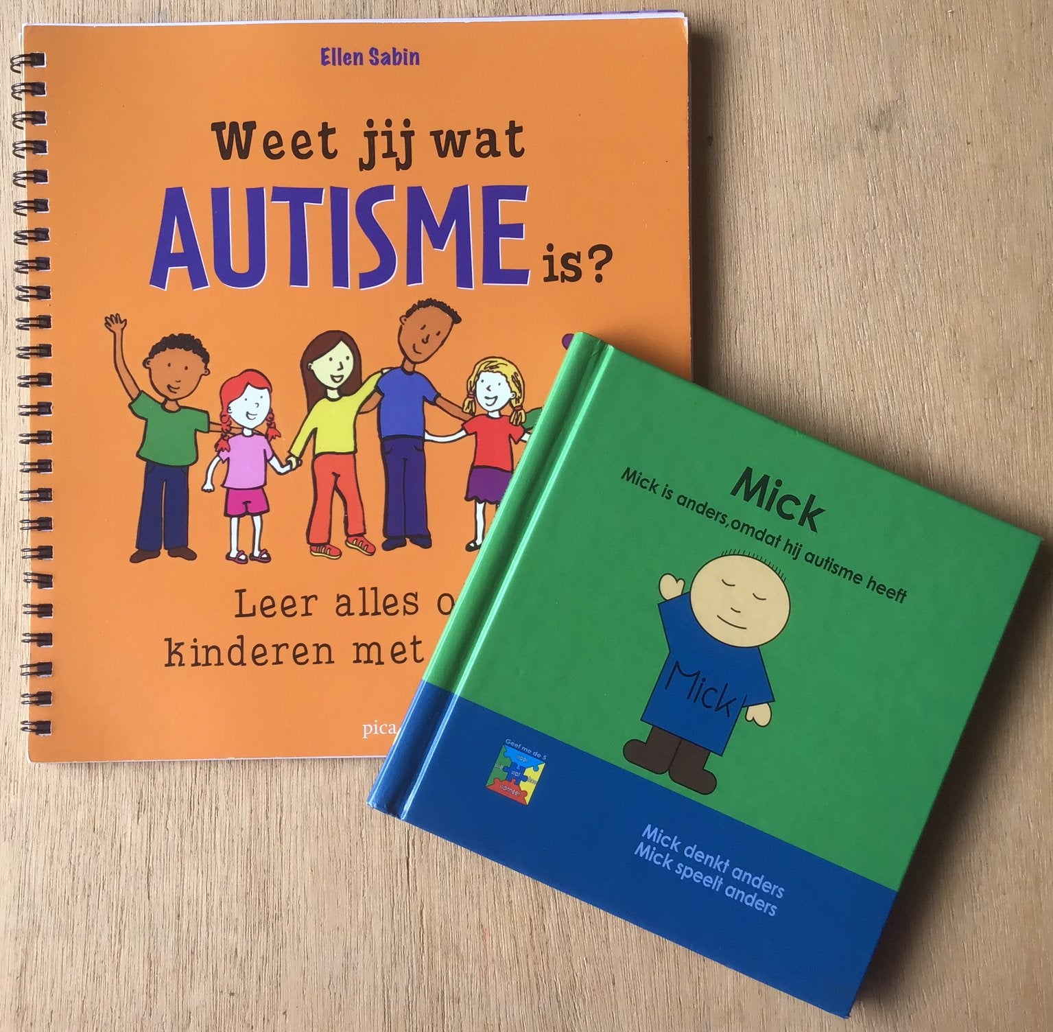 Mick is anders & Weet jij wat autisme is? - ZGAN, Ophalen of Verzenden, Zo goed als nieuw