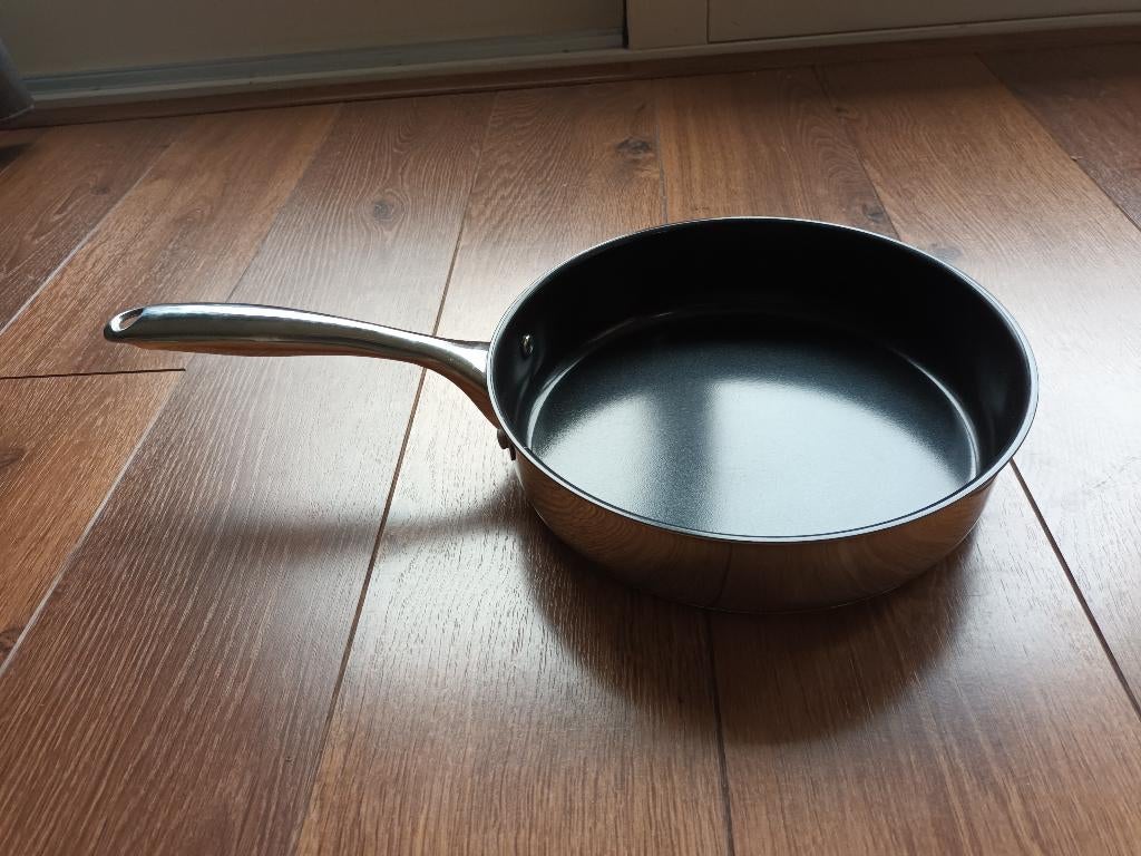 BK hapjespan Grace 24 cm pan 2.6L keramisch keramische, Ophalen of Verzenden, Gebruikt, Overige materialen