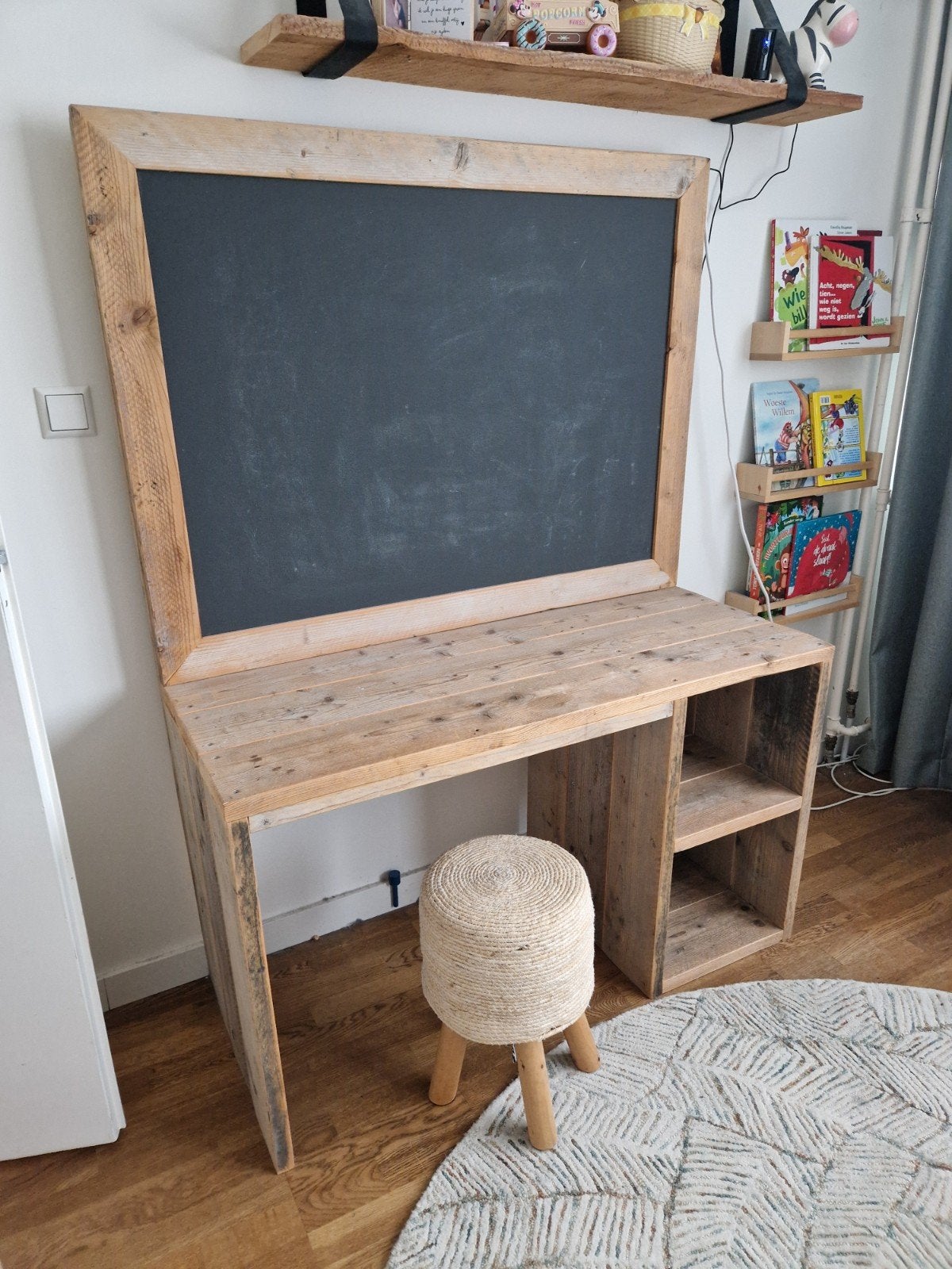 Kinderbureau met krijtbord en krukje, Ophalen, Overige typen