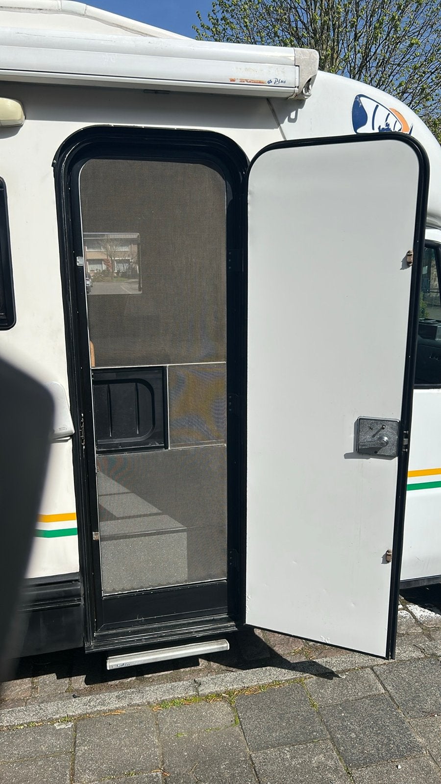 Foto 4 van camper met voortent
