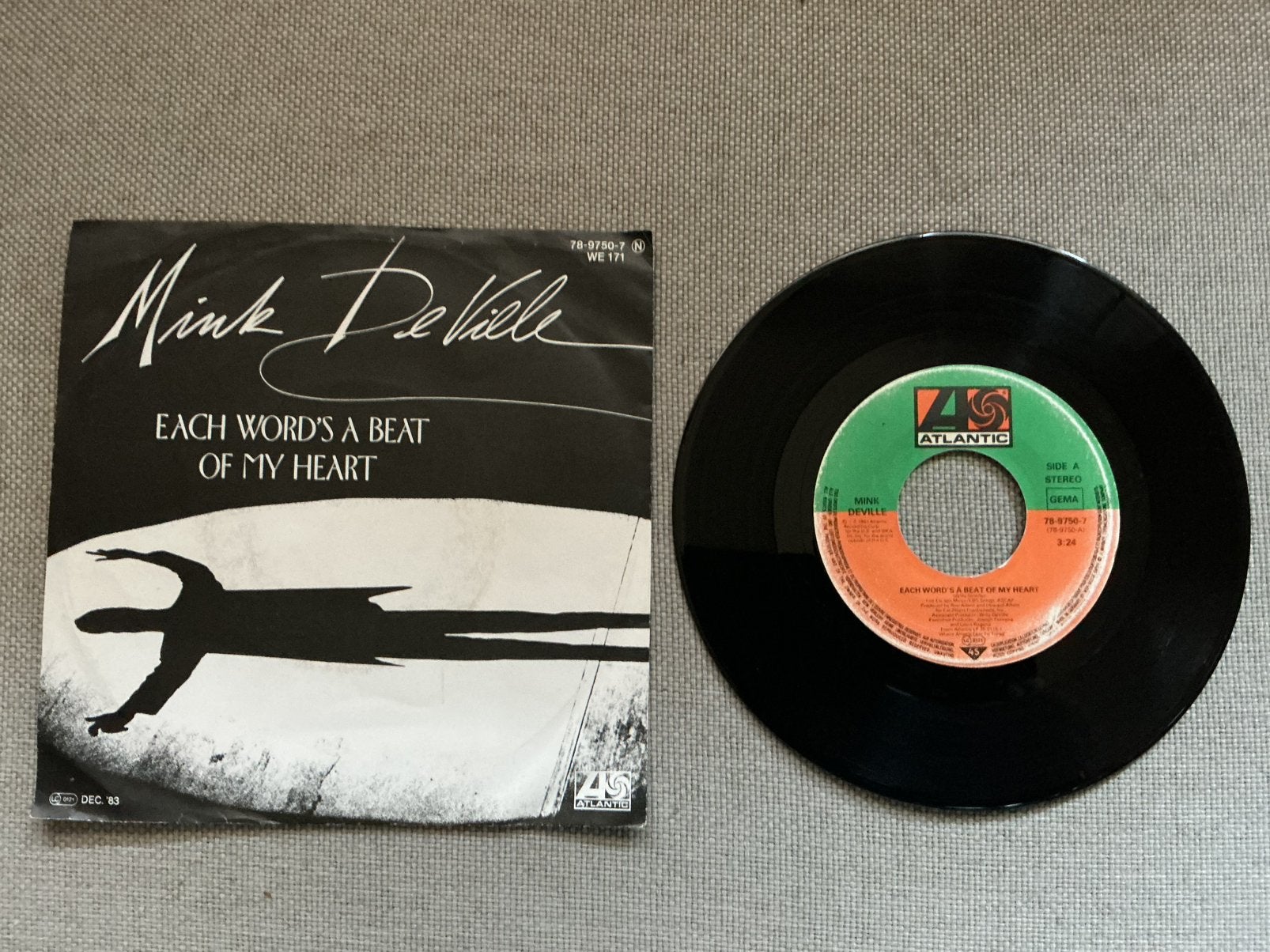 Mink DeVille single vinyl. Each word’s a beat of my heart., Ophalen of Verzenden, Gebruikt, Pop
