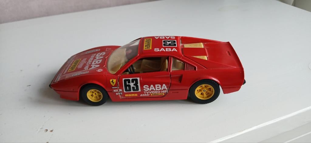 BBURAGO FERRARI 308 GTB (1982) Sanremo rally model, Hobby en Vrije tijd, Modelauto's | 1:24, Ophalen of Verzenden, Zo goed als nieuw