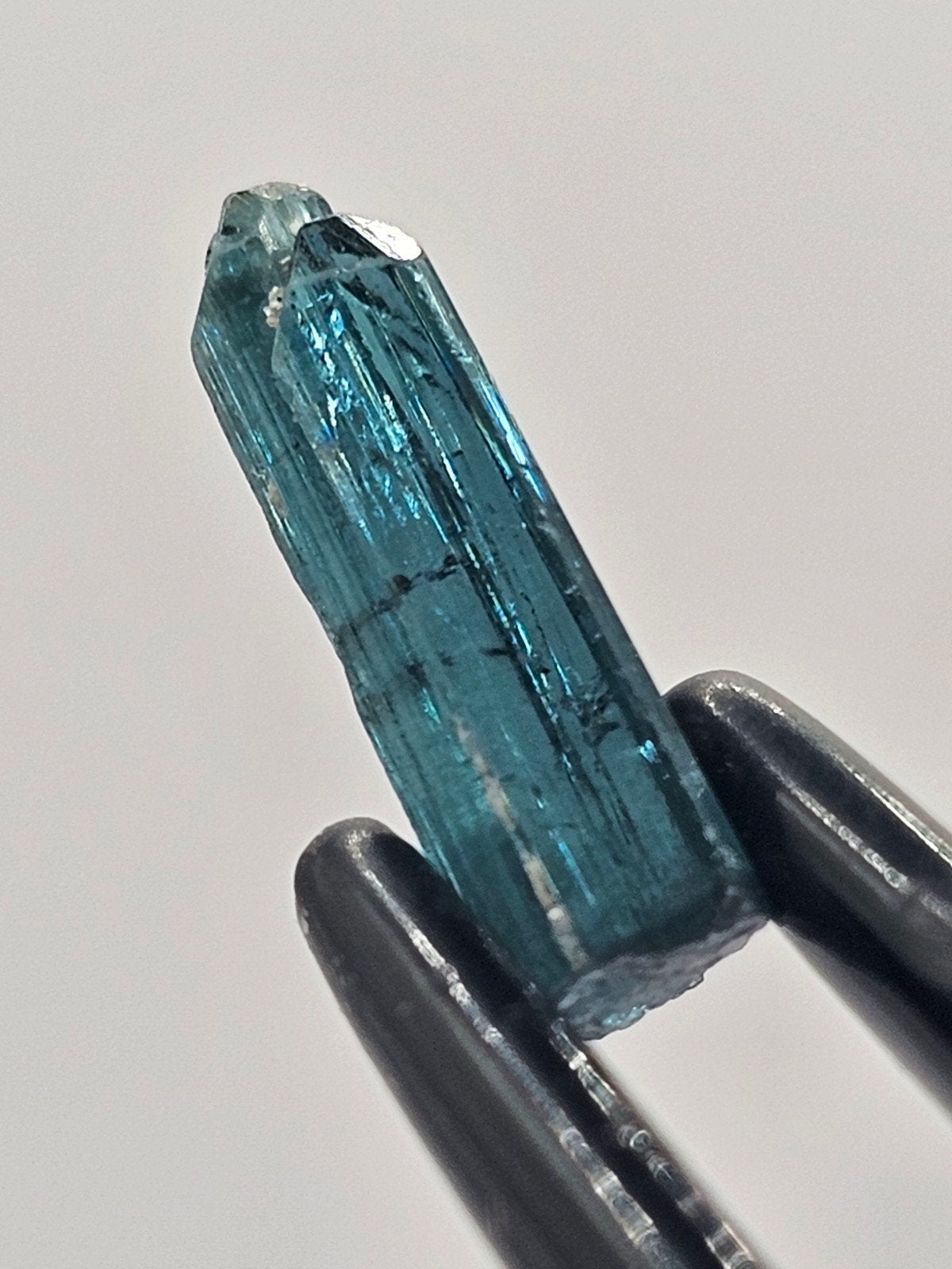 Indigoliet Toermalijn Kristal AAA- Natuurlijk & Onbehandeld, Sieraden, Tassen en Uiterlijk, Edelstenen, Ophalen of Verzenden, Nieuw