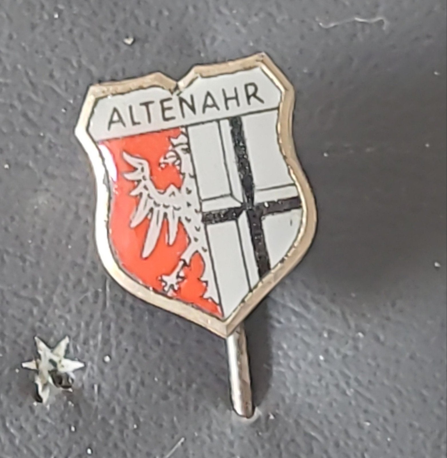 Speldje Altenahr Wapen Pin Badge, Verzenden, Gebruikt, Stad of Land, Speldje of Pin