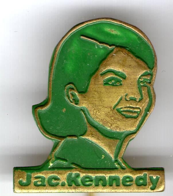 Jac. Kennedy groen op koper speldje ( S_033a ), Verzamelen, Speldjes, Pins en Buttons, Verzenden, Nieuw, Overige onderwerpen, Speldje of Pin