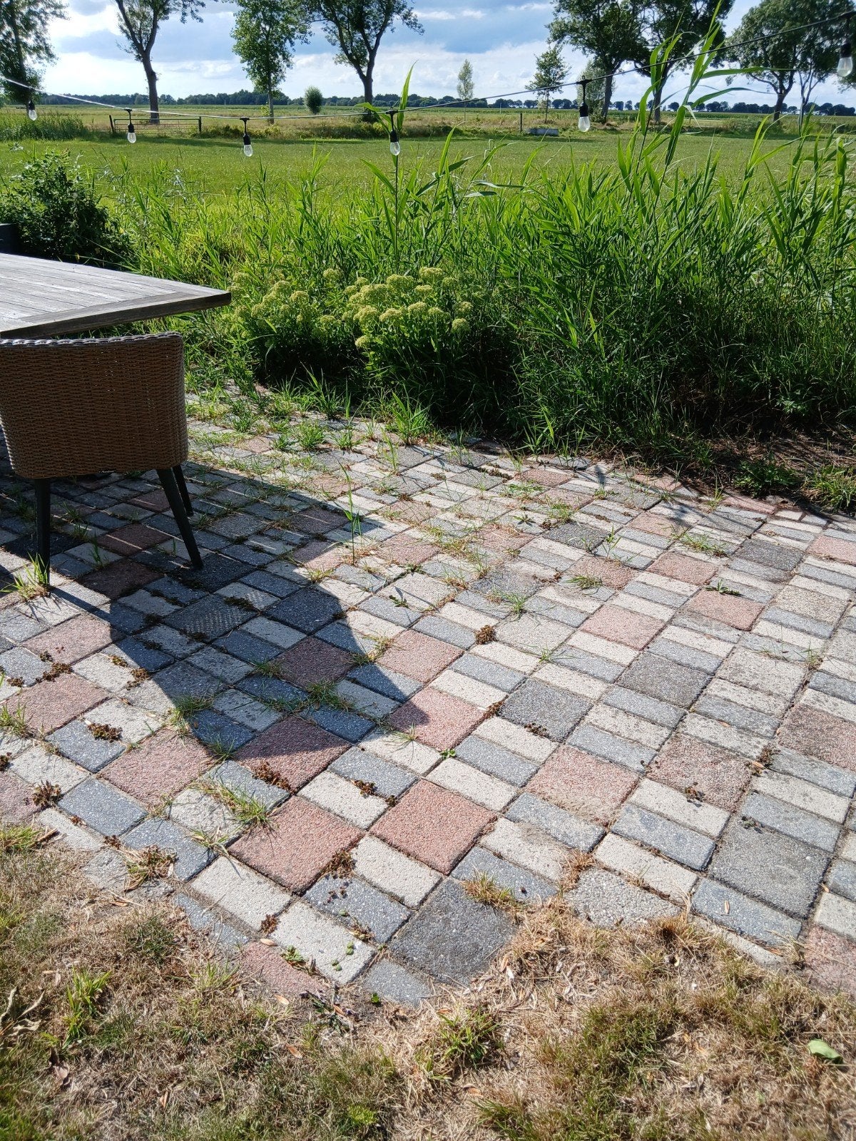 mooi terras met grijze opsluitbanden, 18m2, Tuin en Terras, Tegels en Klinkers, Ophalen, Gebruikt, Klinkers, 10 m² of meer