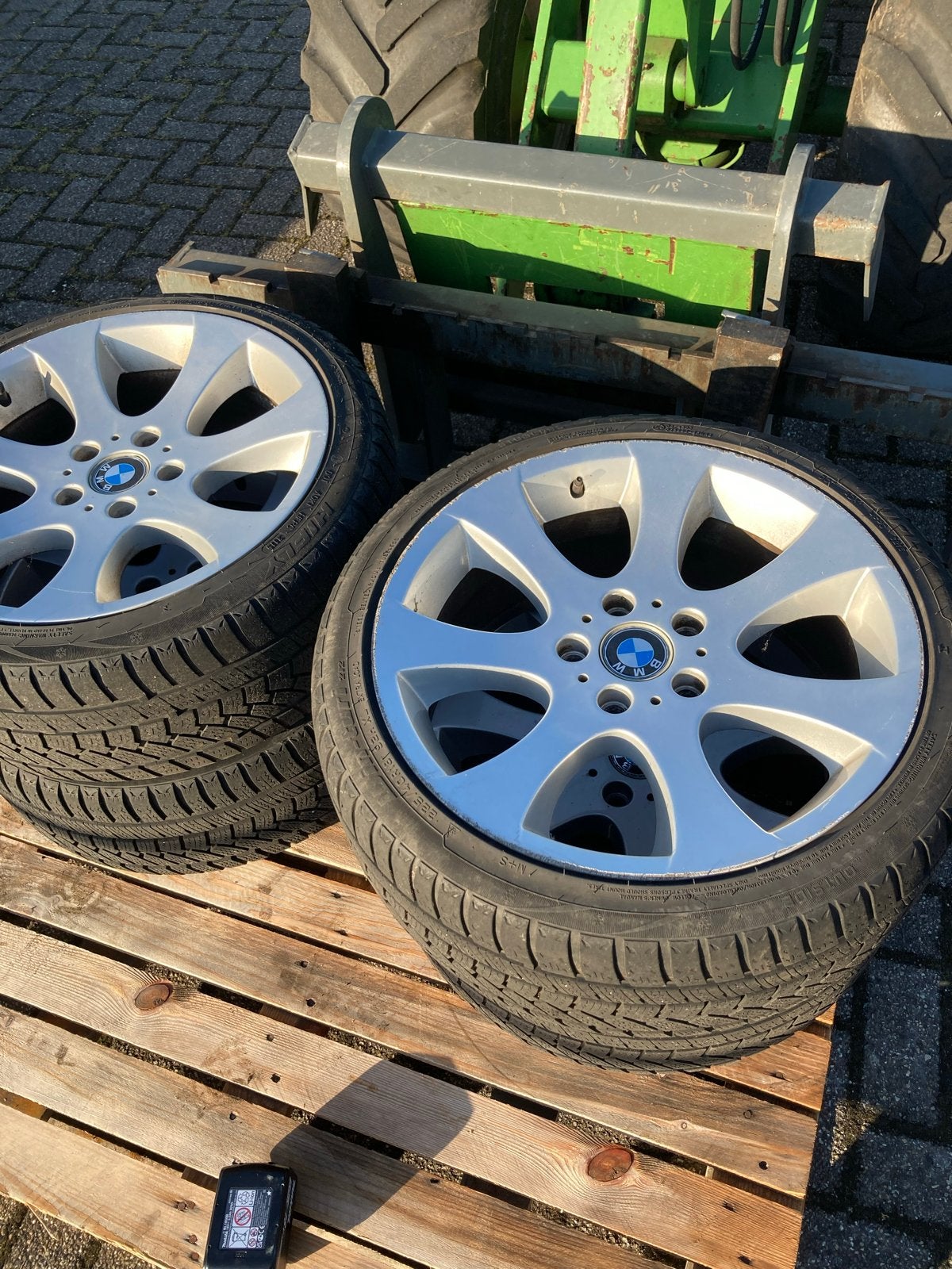 BMW velgen met winterbanden - 18 inch bmw E90, Ophalen, 18 inch, Gebruikt, Banden en Velgen