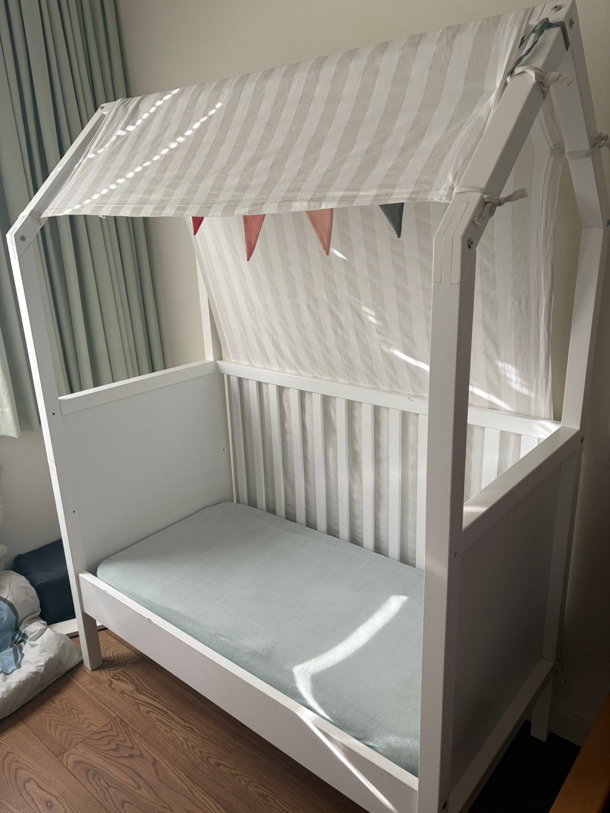 Bopita ledikant my first house, Kinderen en Baby's, Ophalen, Gebruikt, 70 tot 85 cm, 140 tot 160 cm