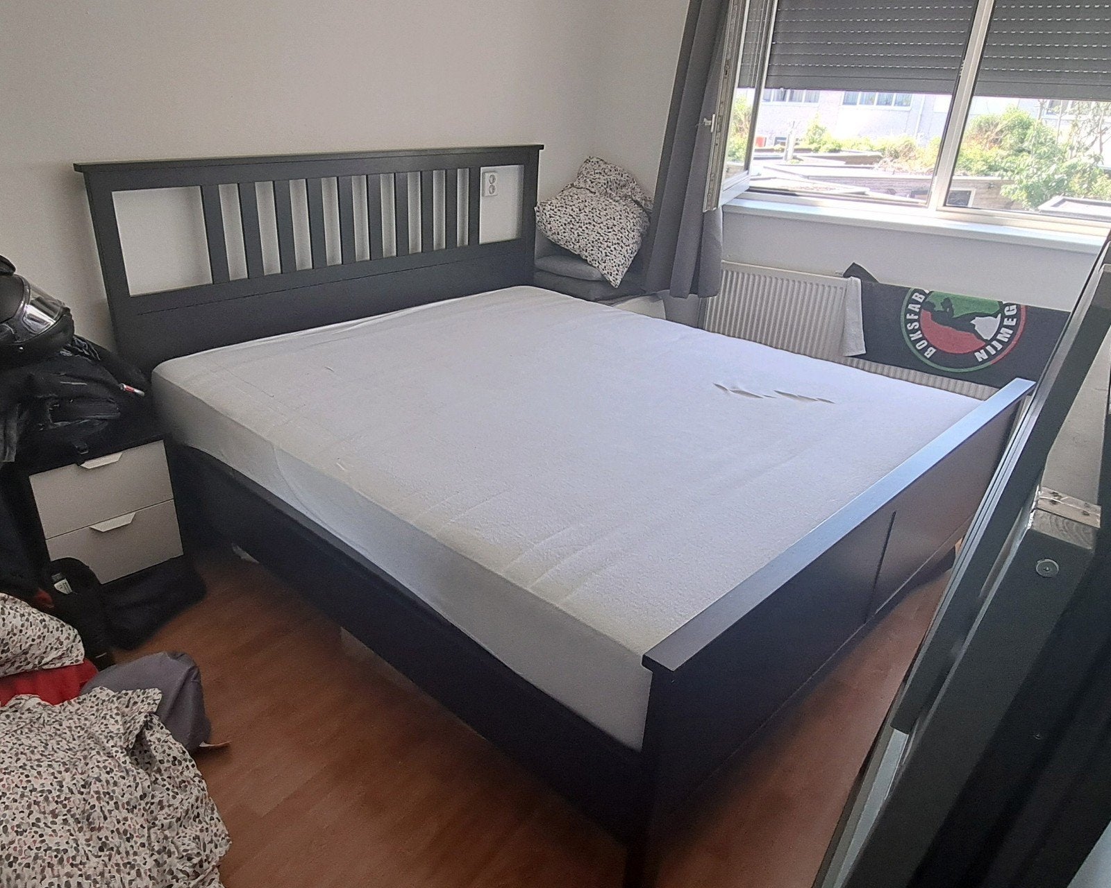 Bedframe HEMNES 180x200cm (Kingsize) incl. toebehoren, Ophalen, Gebruikt, Bruin, Tweepersoons