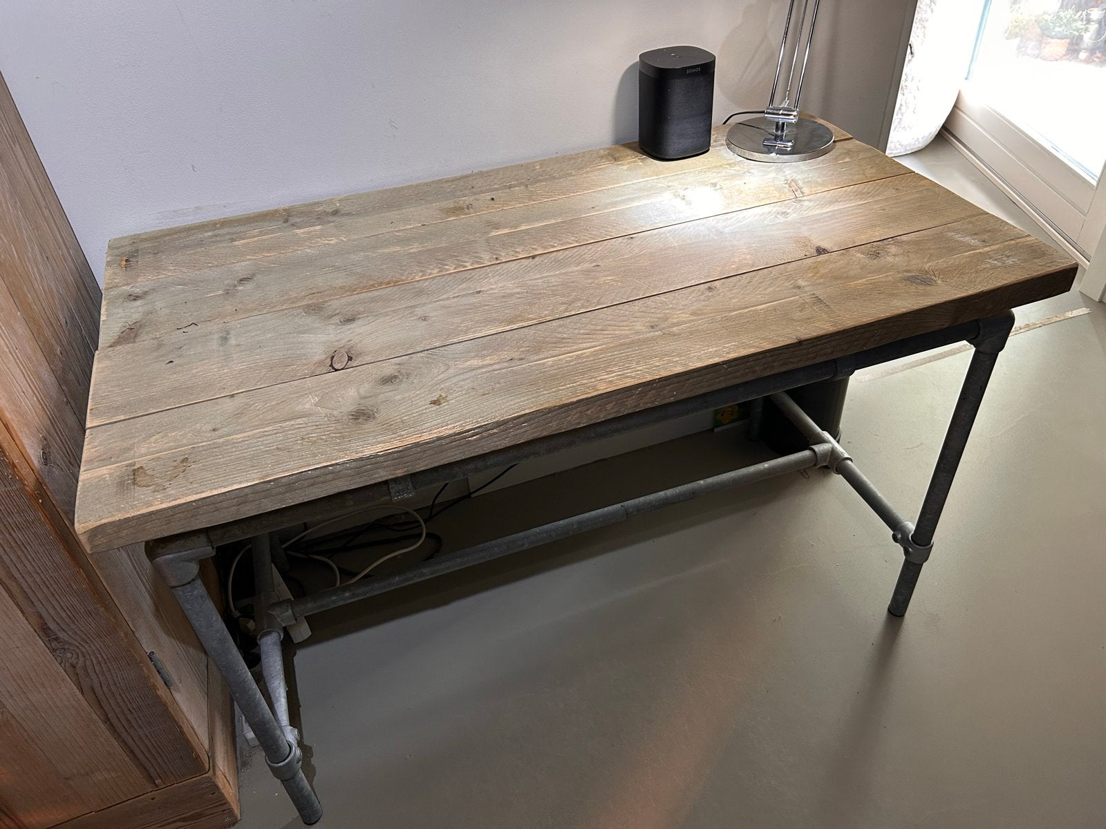 Industrieel bureau van steigerhout en metaal, Huis en Inrichting, Ophalen, Gebruikt, Hout, Bruin