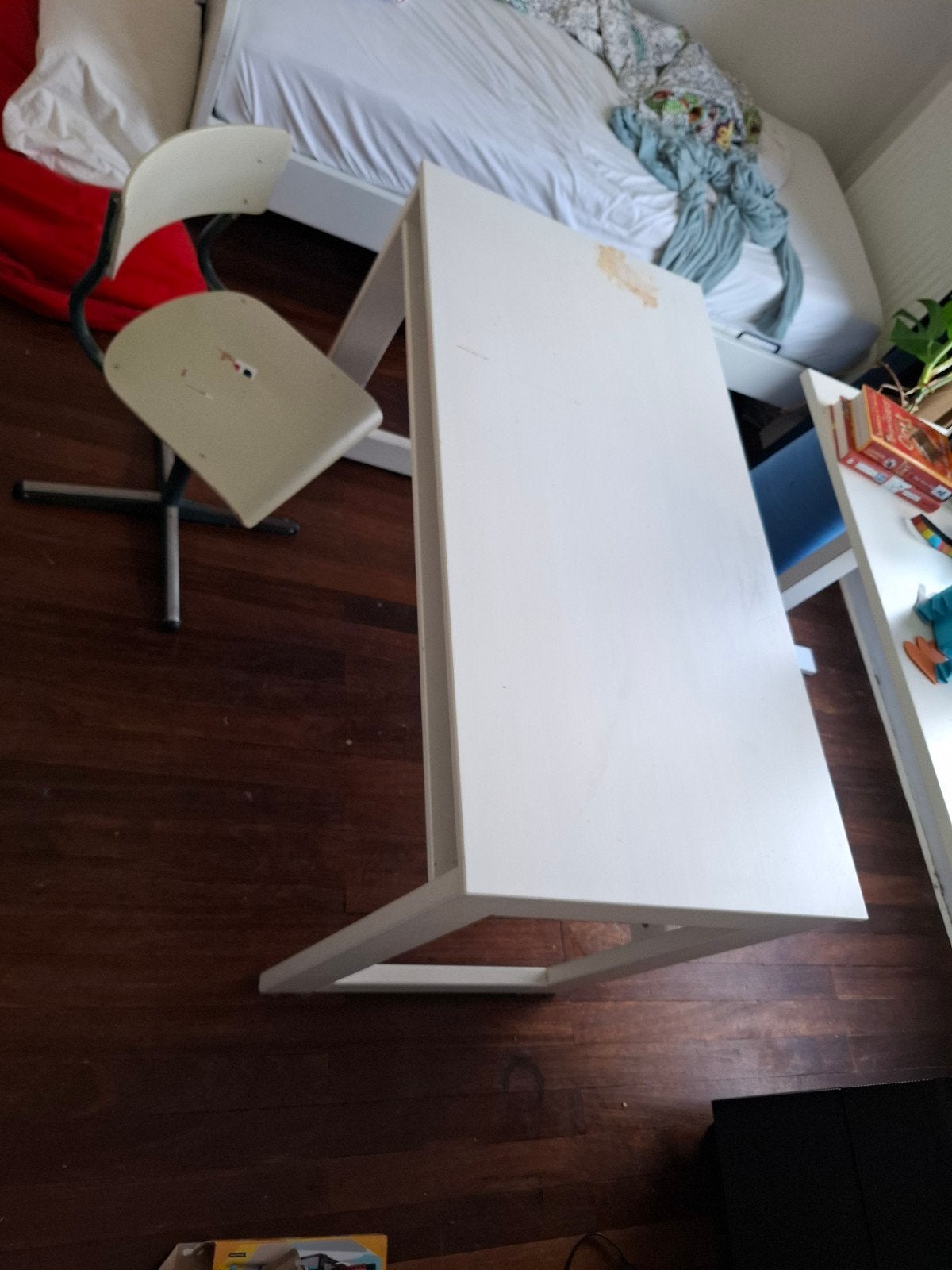 Wit kinderbureau met opbergruimte, Ophalen, Opbergruimte, Gebruikt, Hout