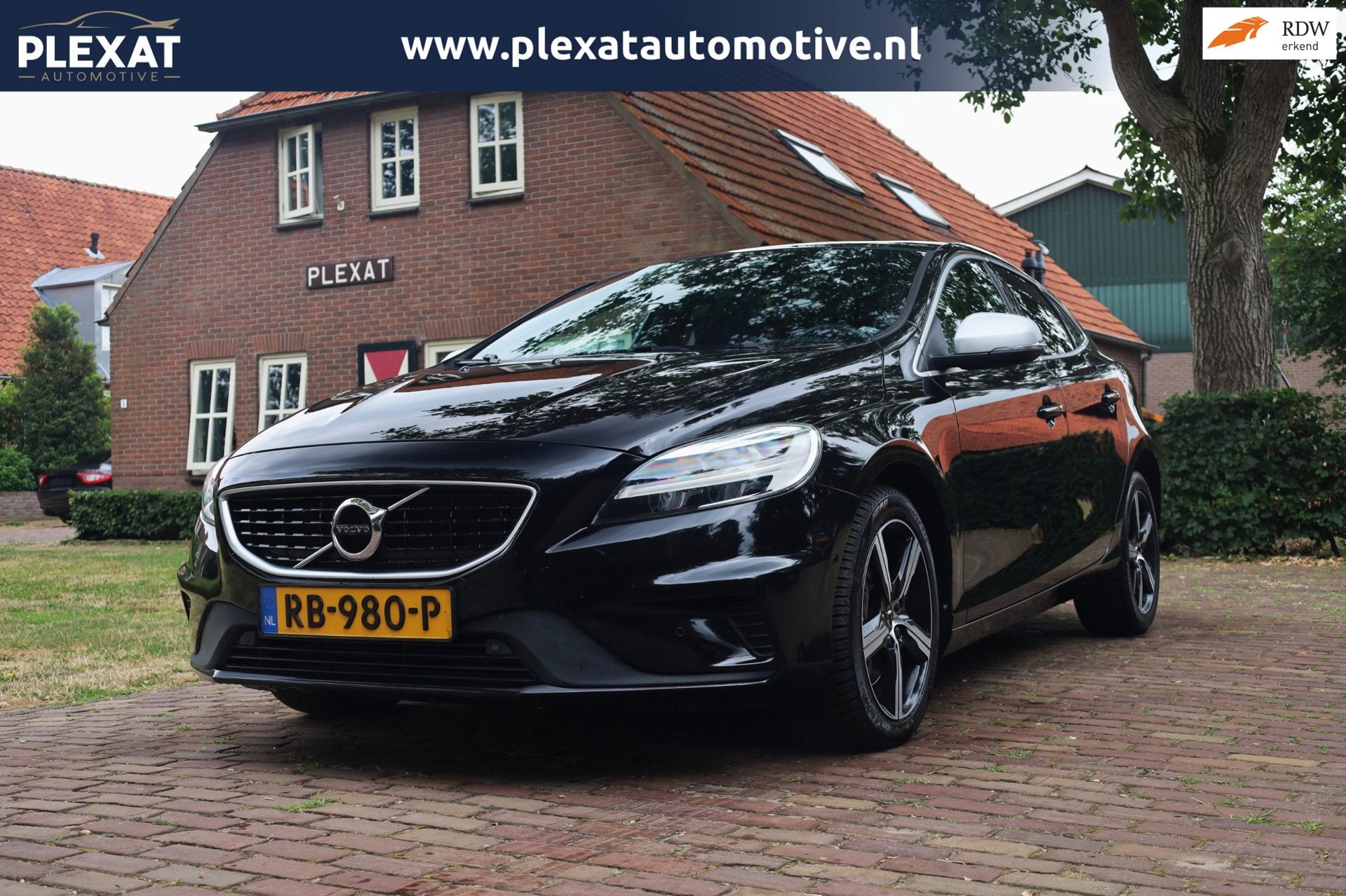 Volvo V40 2.0 T4 Business Sport Aut. | R-design | Camera | L, Auto's, Volvo, Dealer onderhouden, Gebruikt, Zwart, Bedrijf