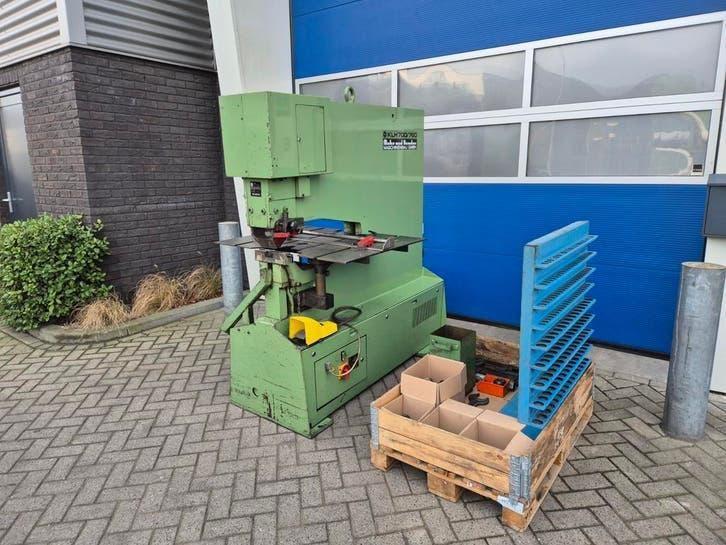 Muhr und Bender Mubea KLH700/760 Ponsmachine 70T Nieuwstaat!, Zakelijke goederen, Machines en Bouw | Metaalbewerking, Ophalen of Verzenden