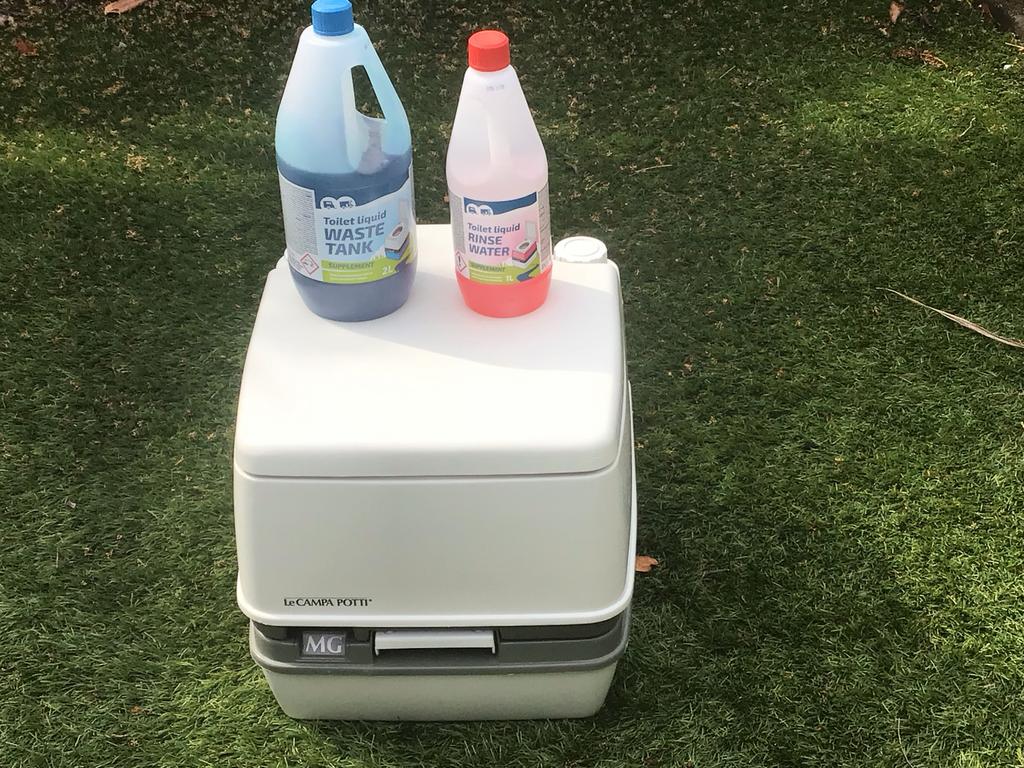 Le Campa Potti draagbaar campingtoilet met vloeistoffen, Ophalen, Zo goed als nieuw