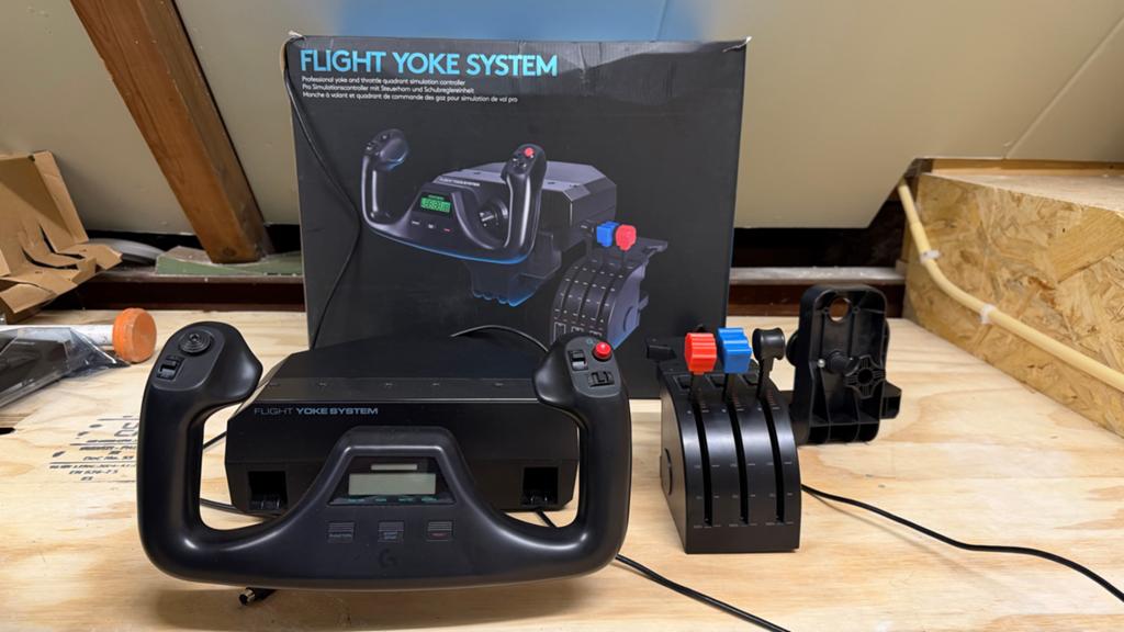 Logitech Flight Yoke System - Vliegsimulator Controller, Spelcomputers en Games, Spelcomputers | Overige Accessoires, Gebruikt