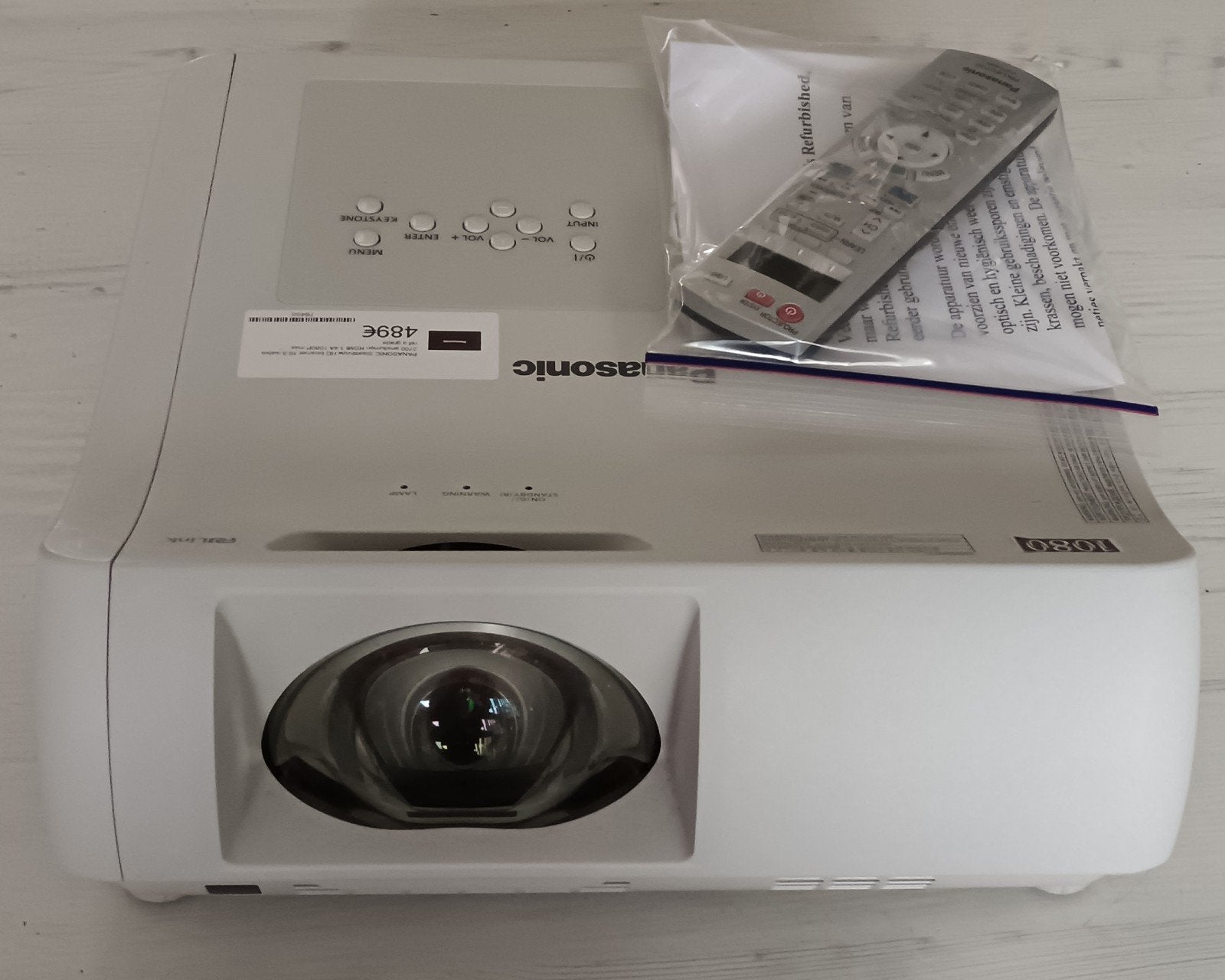 Panasonic hd shortthrow beamer met nieuwe lamp en hdmi, Ophalen of Verzenden