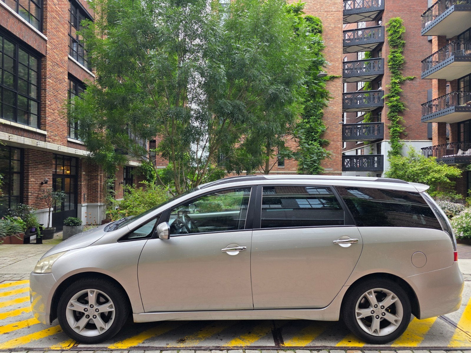 Mitsubishi Grandis 2.4 Mivec 7 2008 Grijs, Auto's, Mitsubishi, Voorwielaandrijving, 164 pk, 7 stoelen, Handgeschakeld