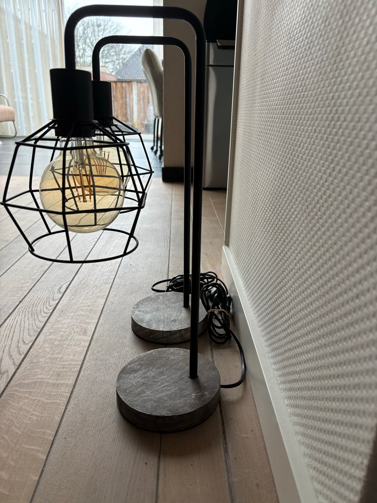 Set van 2 zwarte stalen tafellampen met lamp, Huis en Inrichting, Lampen | Tafellampen, Verzenden, Zo goed als nieuw, Metaal, Industrieel