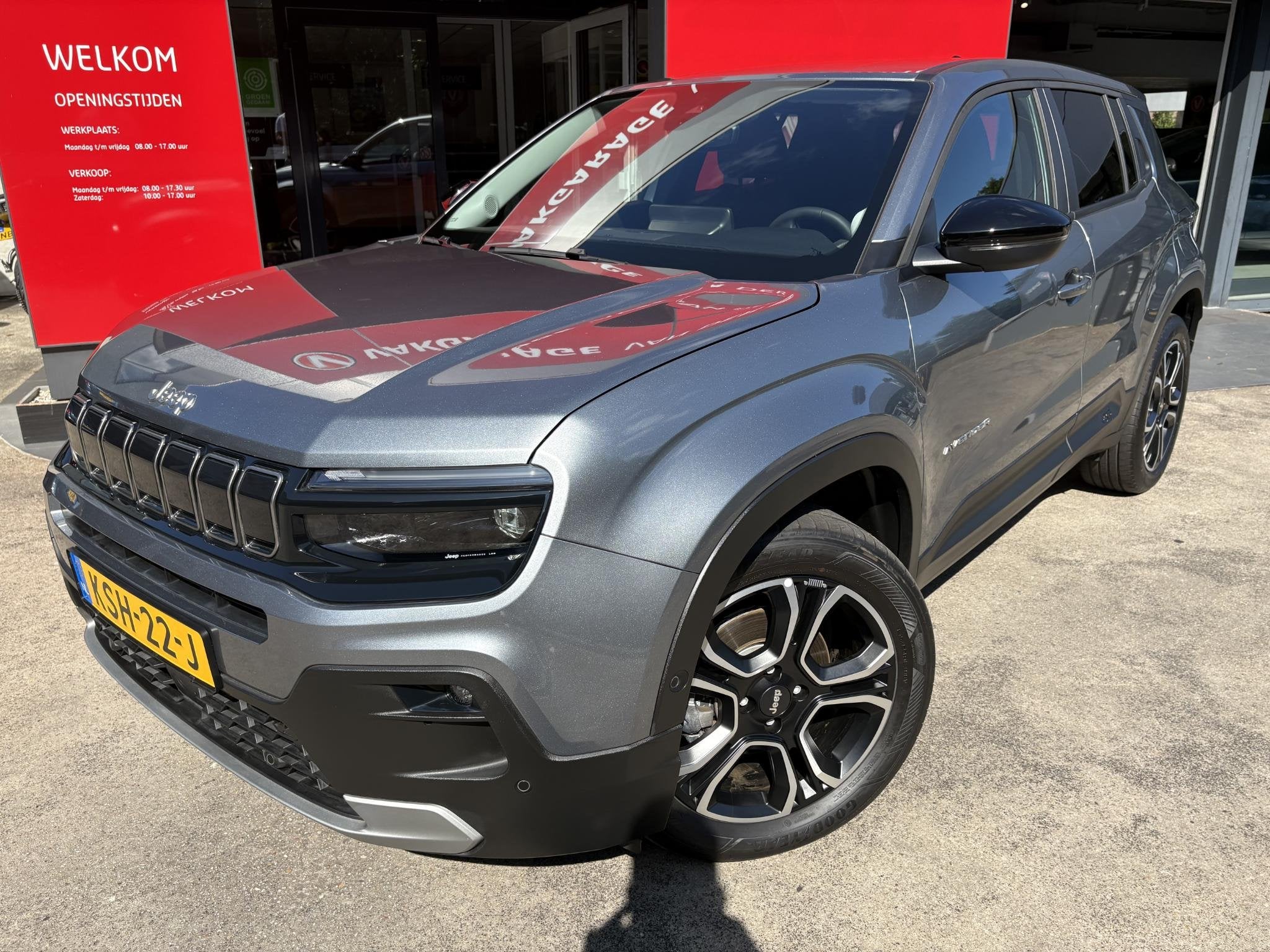 Jeep Avenger Altitude 54 kWh Rijklaarprijs, Auto's, 12 maanden, Stof, Gebruikt, 334 min
