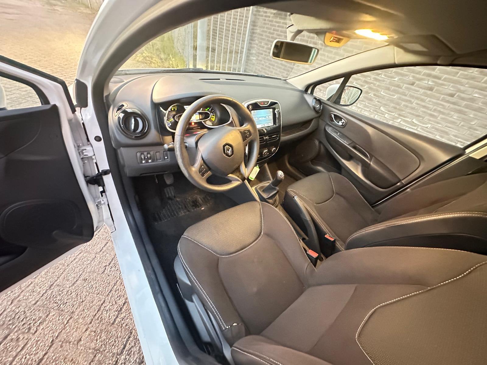 Foto 7 van Renault Clio 0.9 TCE 66KW 5-DRS 2013 Wit
