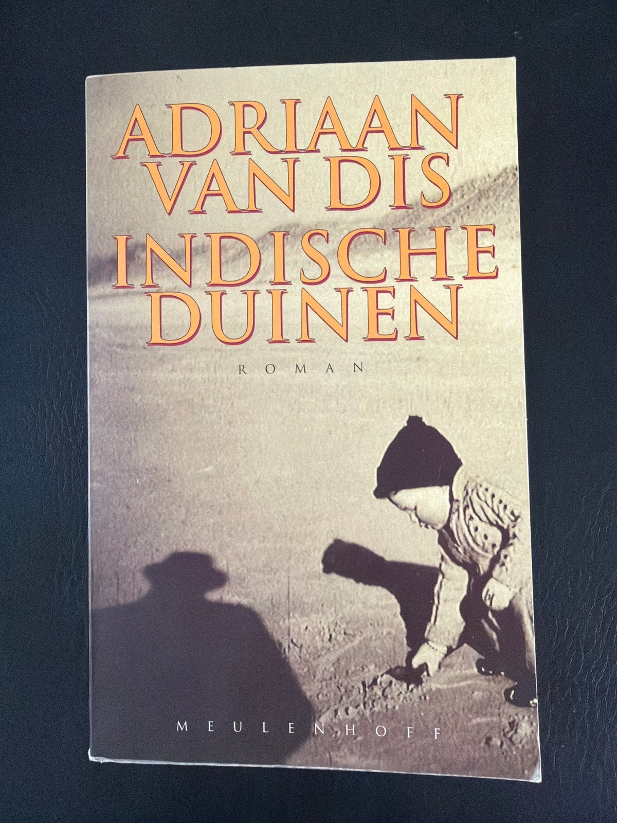 Adriaan van Dis - Indische Duinen (Roman), Ophalen of Verzenden, Gelezen, Nederland