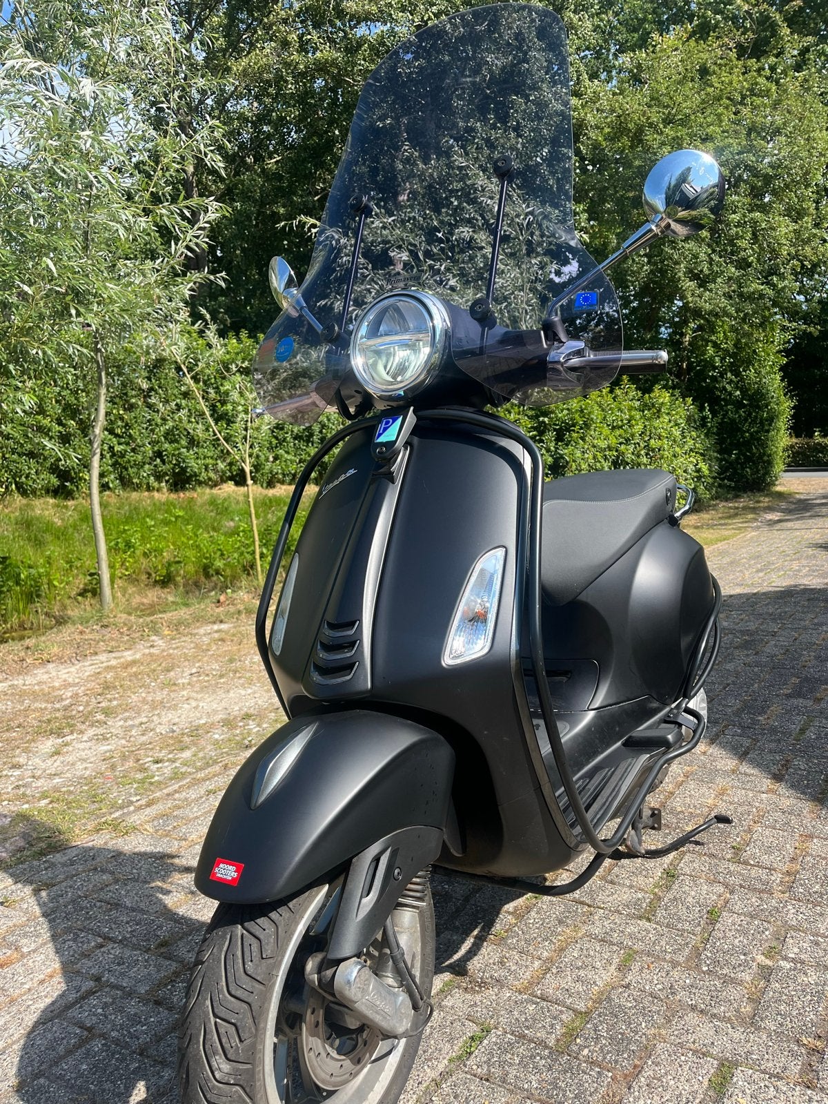 Vespa Primavera Mat Zwart - Zo goed als nieuw, Ophalen, Zo goed als nieuw, Maximaal 45 km/u, Overige modellen