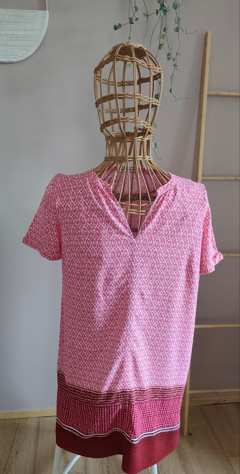 Roze blouse met korte mouwen en patroon - Maat L, Kleding | Dames, T-shirts, Verzenden, Maat 42/44 (L), Zo goed als nieuw, Korte mouw