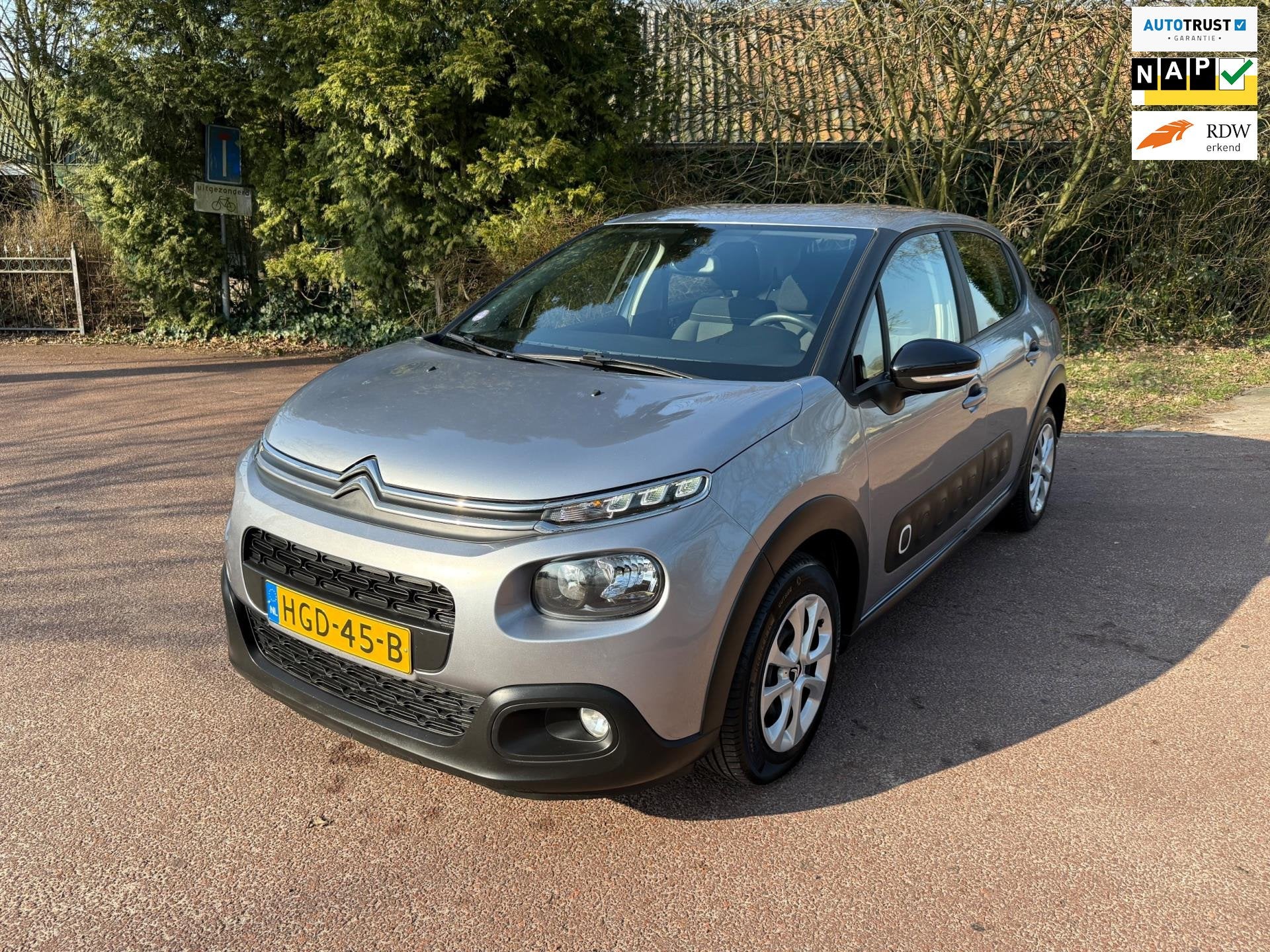 Citroen C3 1.2 PureTech Feel / Navi / Airco / PDC / Apk / Bt, Auto's, Voorwielaandrijving, 83 pk, 450 kg, Gebruikt