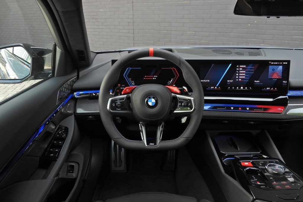 BMW 5 Serie Touring M5 / M Drive Professional / Trekhaak / B, 4395 cc, Leder, Hybride Elektrisch/Benzine, Stoelverwarming