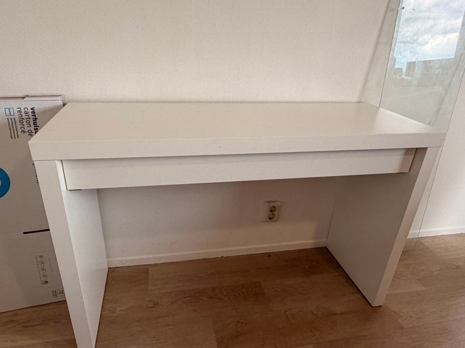 Wit bureau met lade - kleine beschadigingen, Ophalen, Gebruikt, Met lades, Schoolbureau