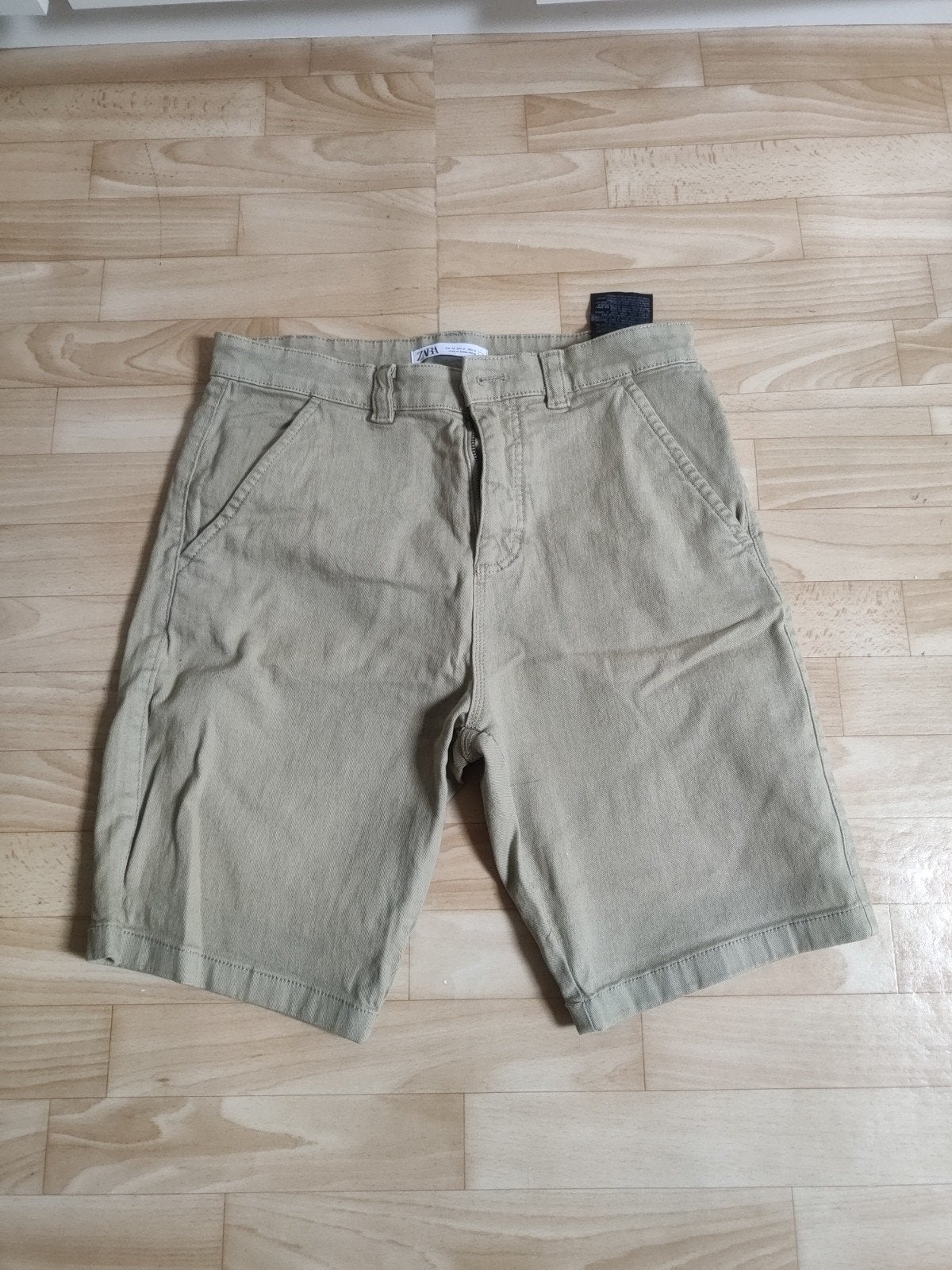 Nieuwe heren Zara jeans short mt 40, Maat 48/50 (M), Beige, Nieuw, Ophalen of Verzenden