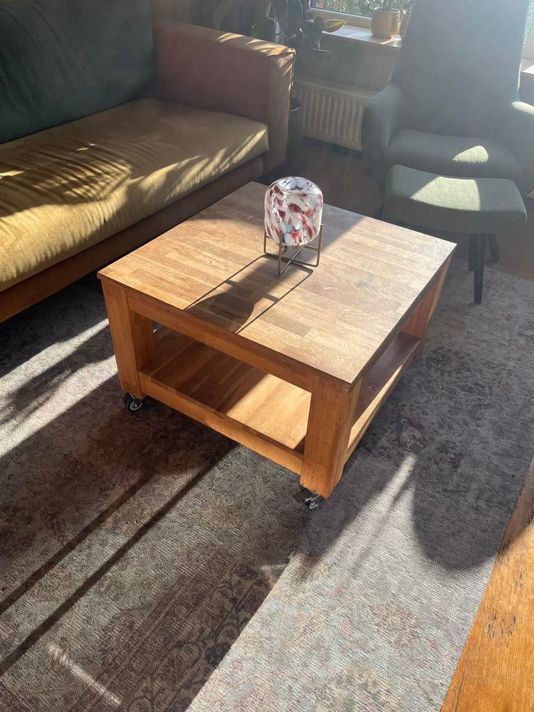 Stevige eikenhouten salontafel met wieltjes, 70x70x48cm, Huis en Inrichting, Tafels | Salontafels, Ophalen, Gebruikt, 50 tot 100 cm