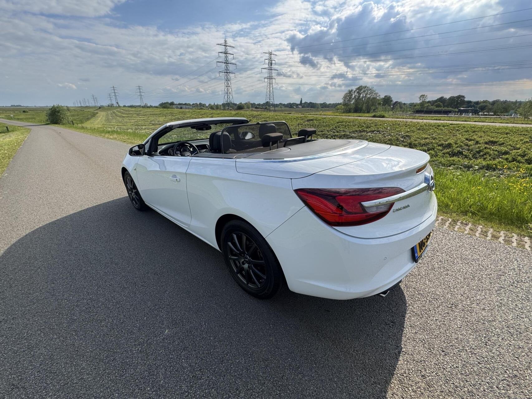 Opel Cascada 1.4 Turbo Cosmo 92555 km stoelstuurverwarming b, Auto's, Opel, Voorwielaandrijving, Euro 6, 4 cilinders, 4 stoelen