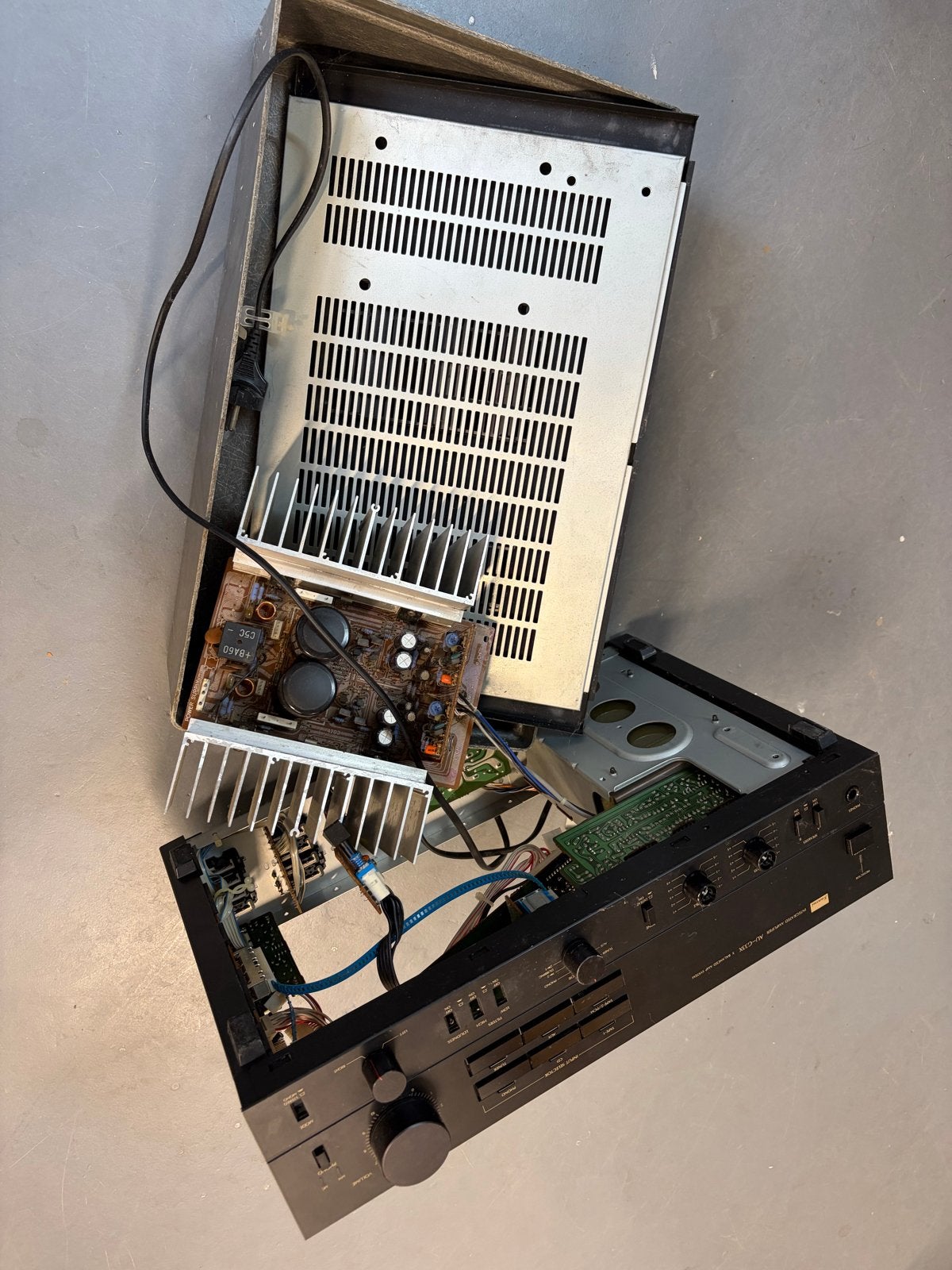 Sansui AU-G33X Geïntegreerde Versterker - Defect, Overige merken, Ophalen of Verzenden, 60 tot 120 watt, Niet werkend