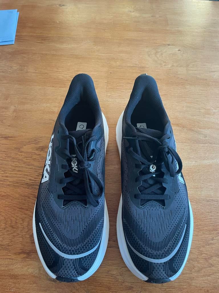 Nieuwe Hoka SkyFlow hardloopschoenen heren - Mt 43,3, Sport en Fitness, Loopsport en Atletiek, Hardloopschoenen, Nieuw, Hardlopen