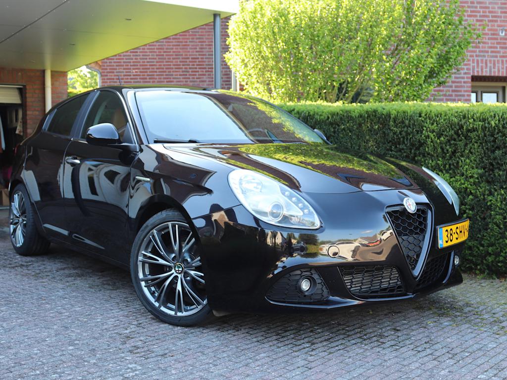 Alfa Giulietta 1.4T | Gerev. Turbo + Nieuwe Accu & Banden!, Auto's, Alfa Romeo, Voorwielaandrijving, Euro 5, 4 cilinders, Zwart