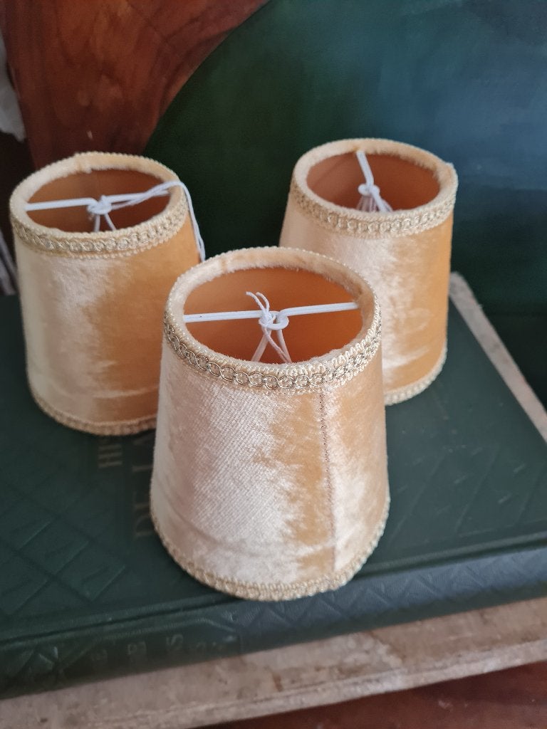 Nieuwe klem lampenkapjes p/st 17,95, Heikant 21 Kaatsheuvel, Belle Vieille Brocante, Nieuw, Ophalen of Verzenden
