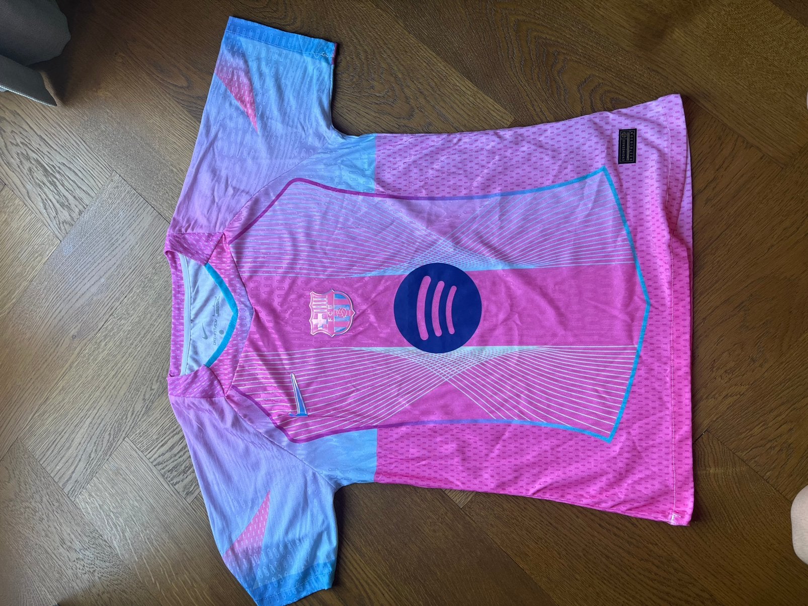 FC Barcelona Roze - Maat S & M, Maat M, Ophalen of Verzenden, Nieuw, Shirt
