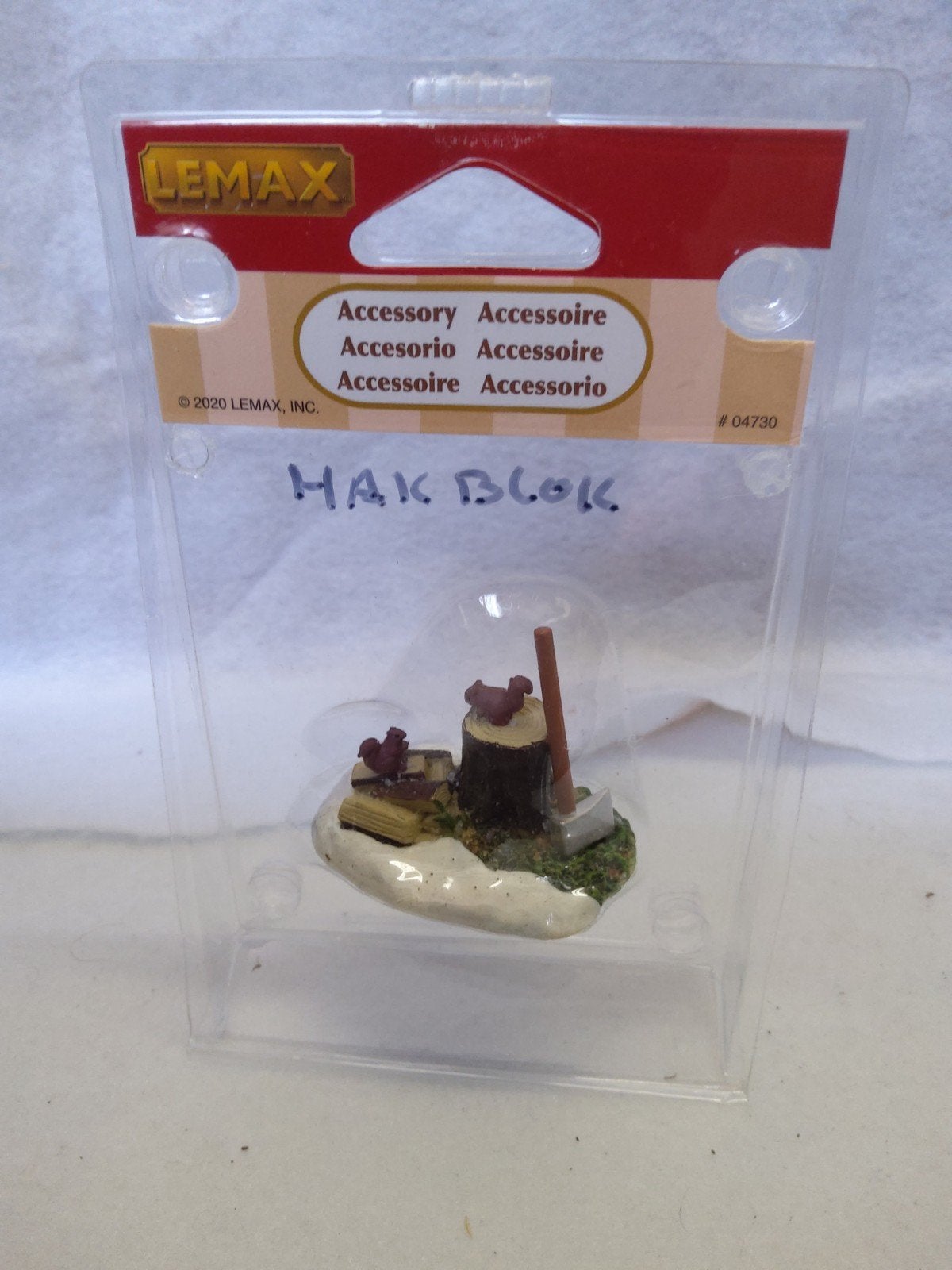 Lemax 04730 Hakblok met bijl en eekhoorns  B5, Ophalen of Verzenden, Zo goed als nieuw