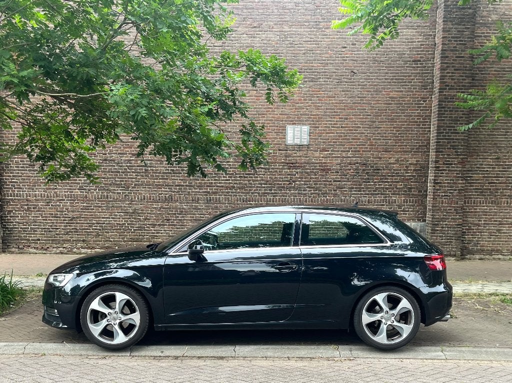 Audi A3 2.0 110KW 3D 2015 Zwart S-line, Auto's, Audi, Voorwielaandrijving, Euro 5, Zwart, 4 cilinders