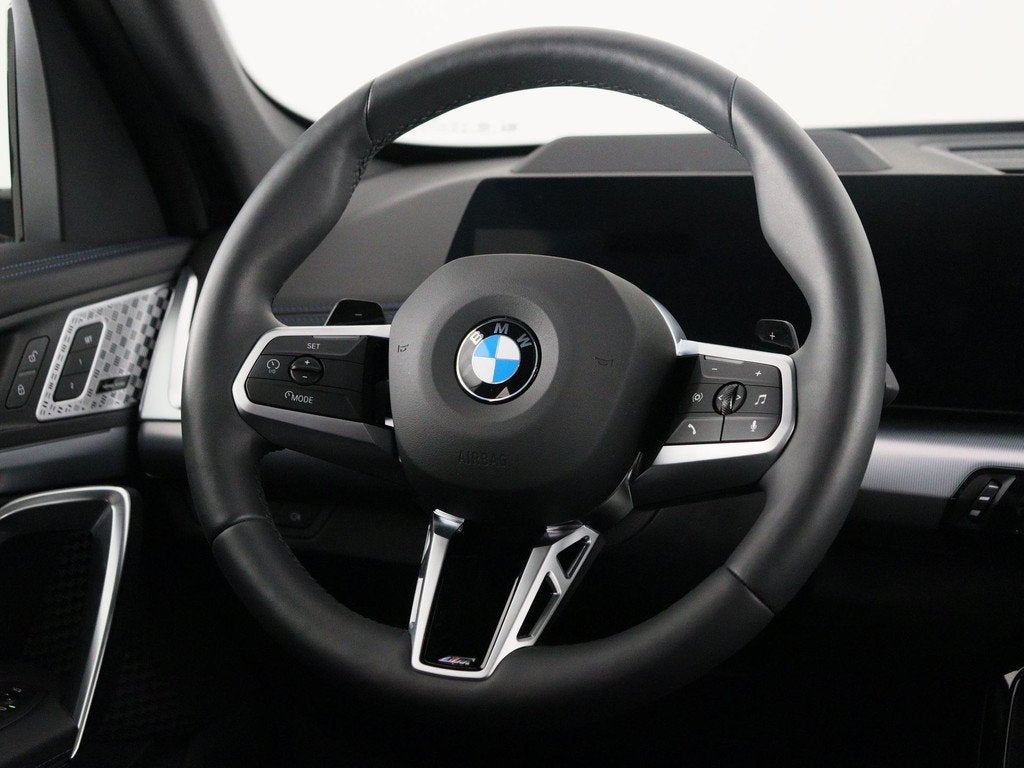 BMW X1 sDrive20i (bj 2025, automaat), 1525 kg, Gebruikt, Zwart, 156 pk