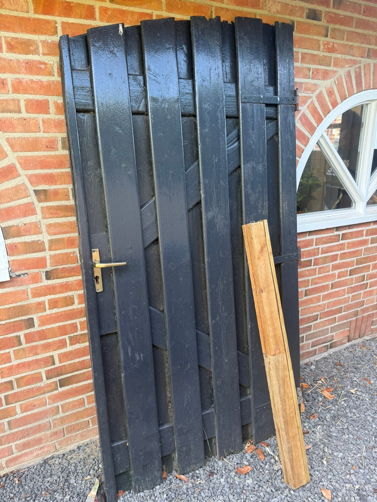 hout om te stoken oude poort en vele  planken ., Minder dan 3 m³, Ophalen