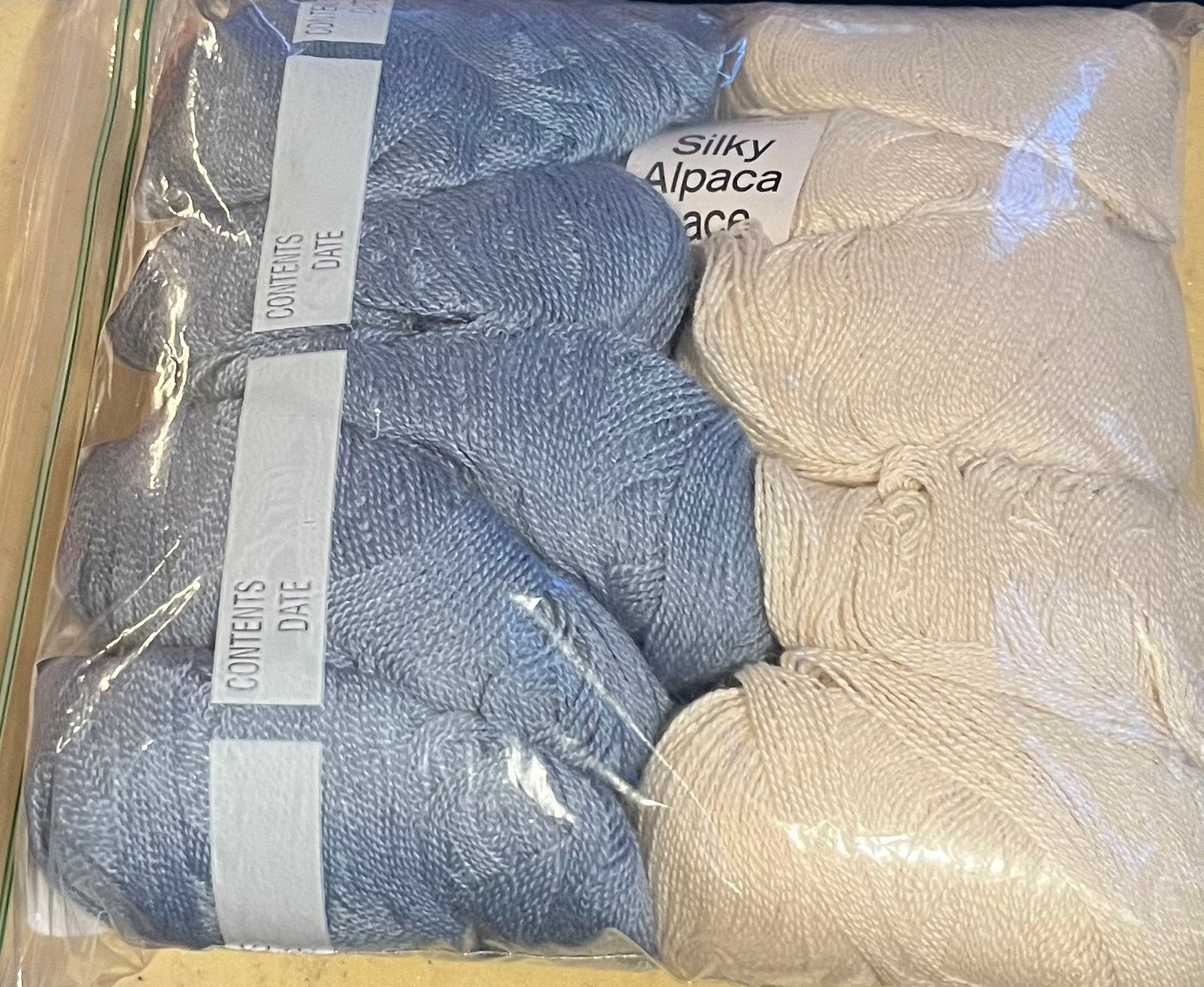 Silky alpaca lace garen, 5x gebroken wit en 5x zacht blauw, Ophalen of Verzenden, Nieuw, Breien of Haken, Wol of Garen