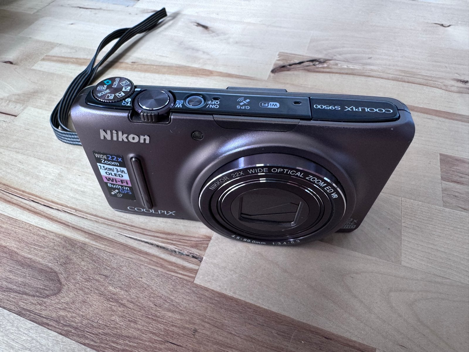 Nikon Coolpix S9500 Compactcamera met 22x Zoom en WiFi, Ophalen, Beeldstabilisatie, Zo goed als nieuw, Compactcamera