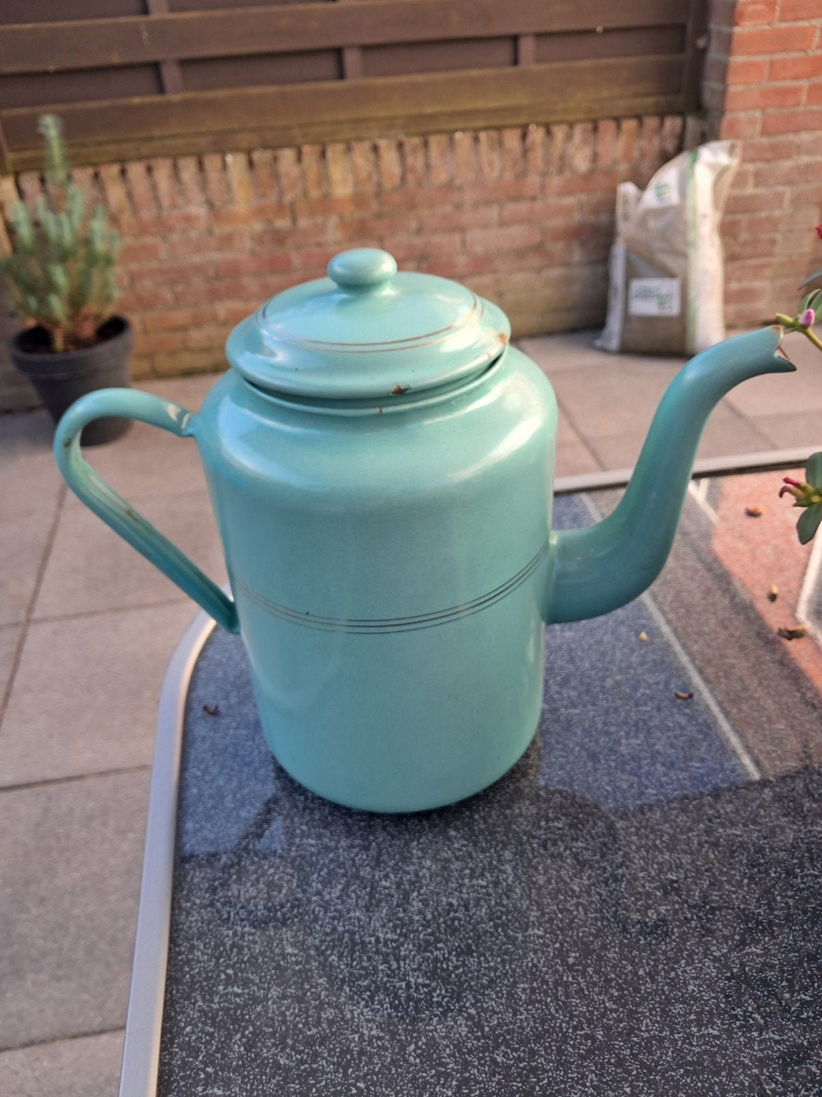 Emaille koffiekan groen, Ophalen