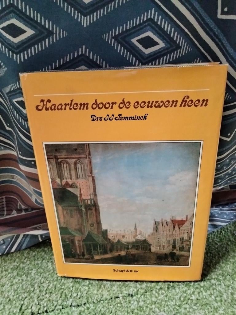 Haarlem door de eeuwen heen, Boeken, Ophalen of Verzenden, Zo goed als nieuw