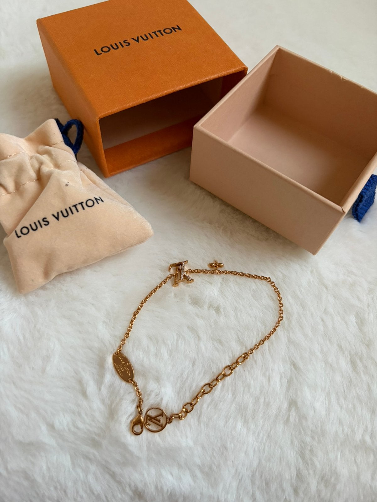 Louis vuitton armband, Sieraden, Tassen en Uiterlijk, Armbanden, Ophalen, Zo goed als nieuw, Goud, Leer